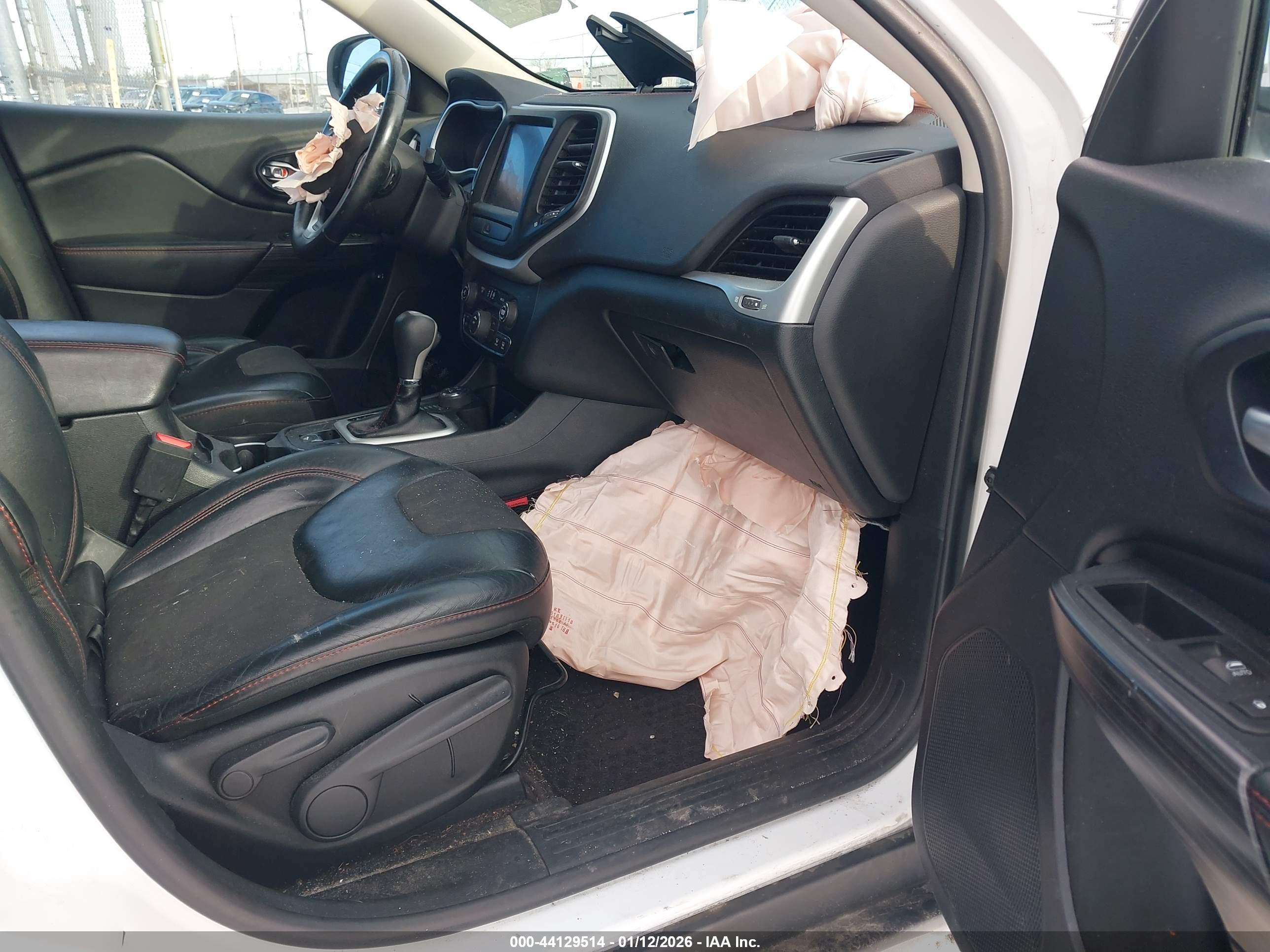 JEEP CHEROKEE image 5