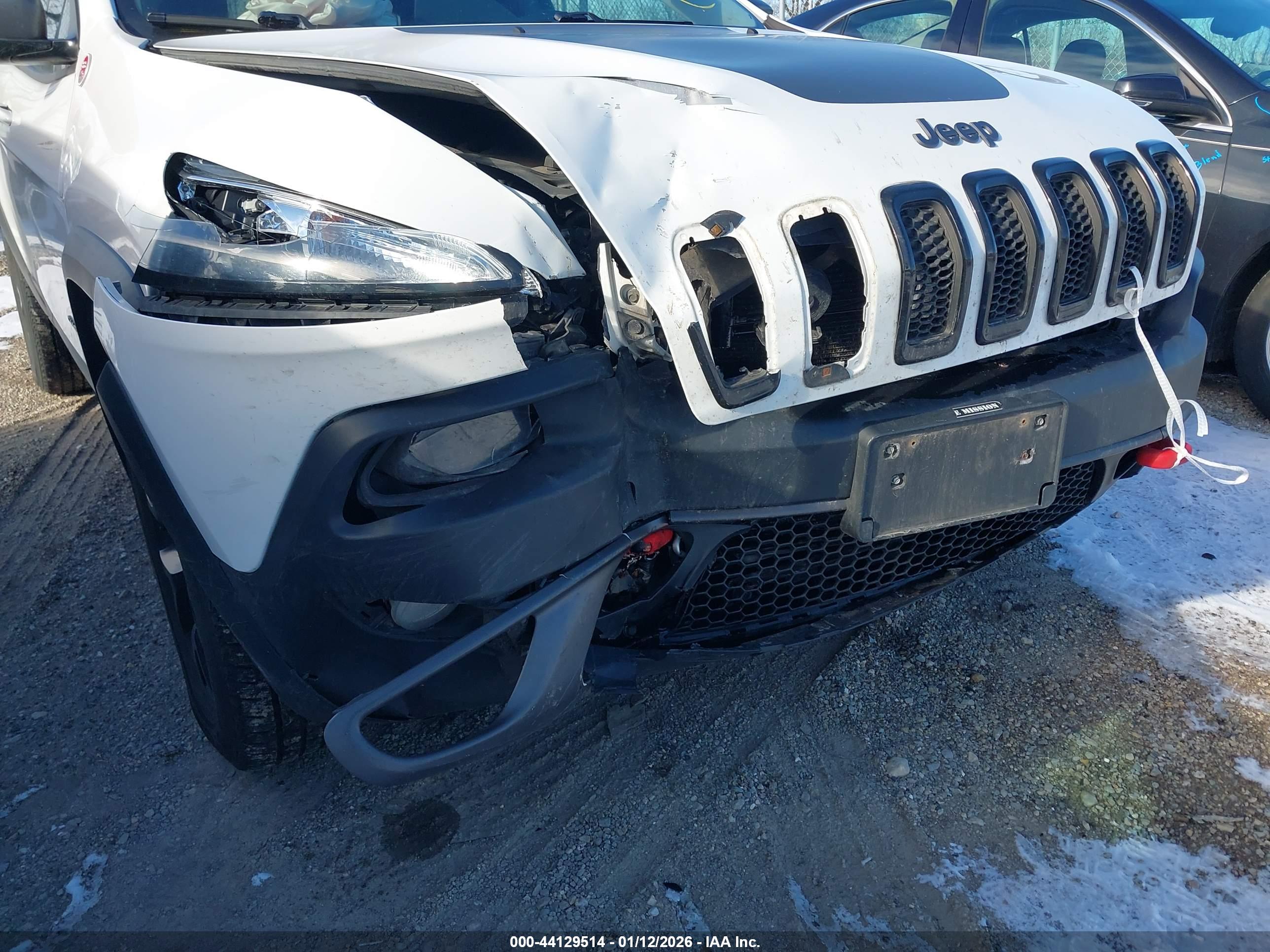 JEEP CHEROKEE image 6