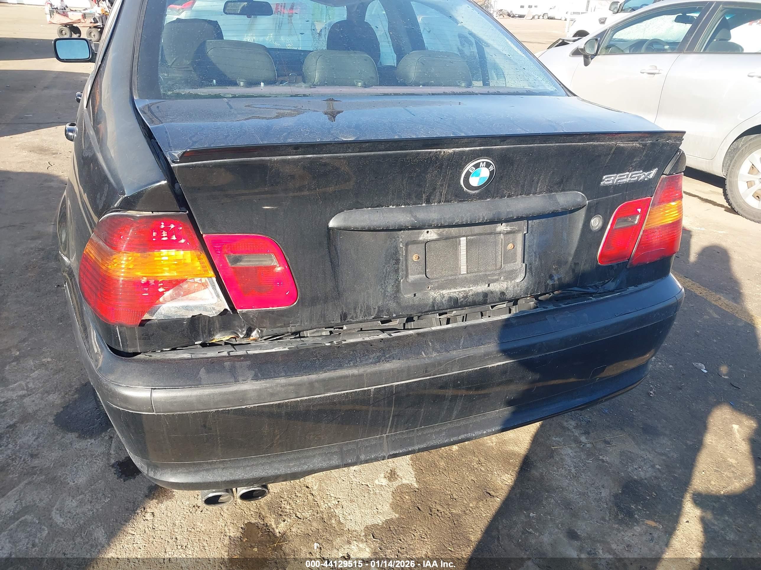 BMW 325XI image 6