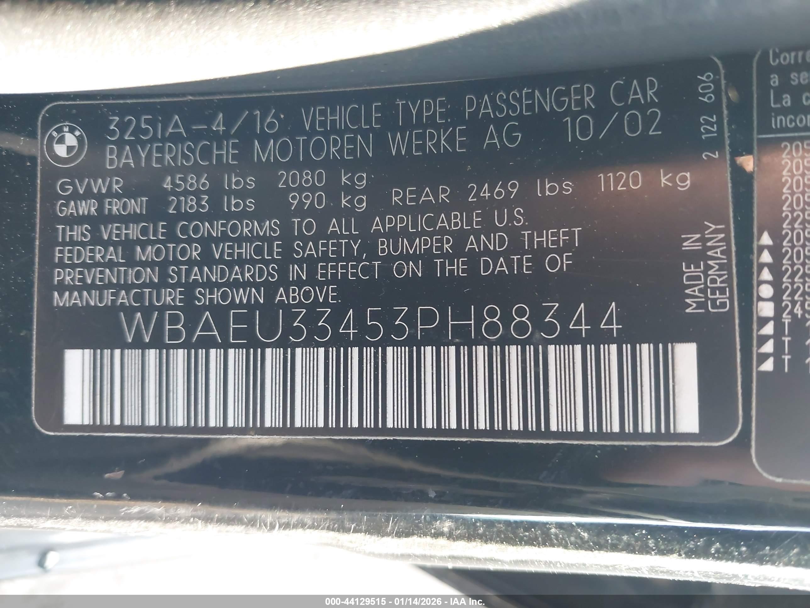 BMW 325XI image 9