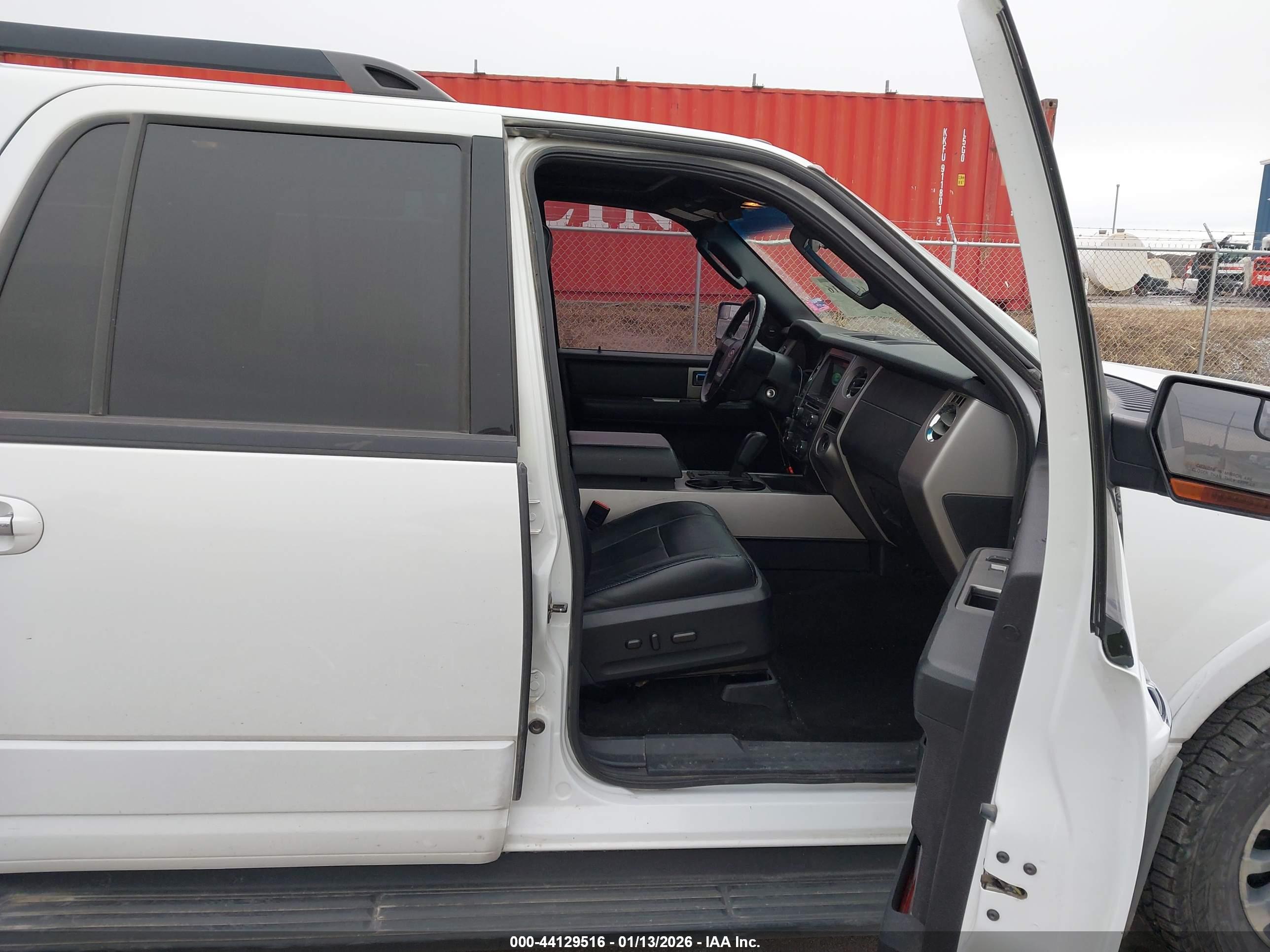 FORD EXPEDITION image 5