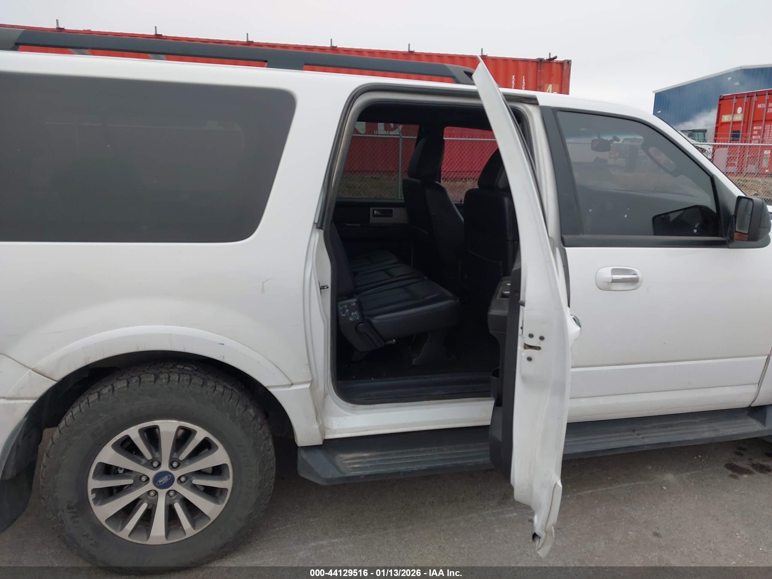 FORD EXPEDITION image 8