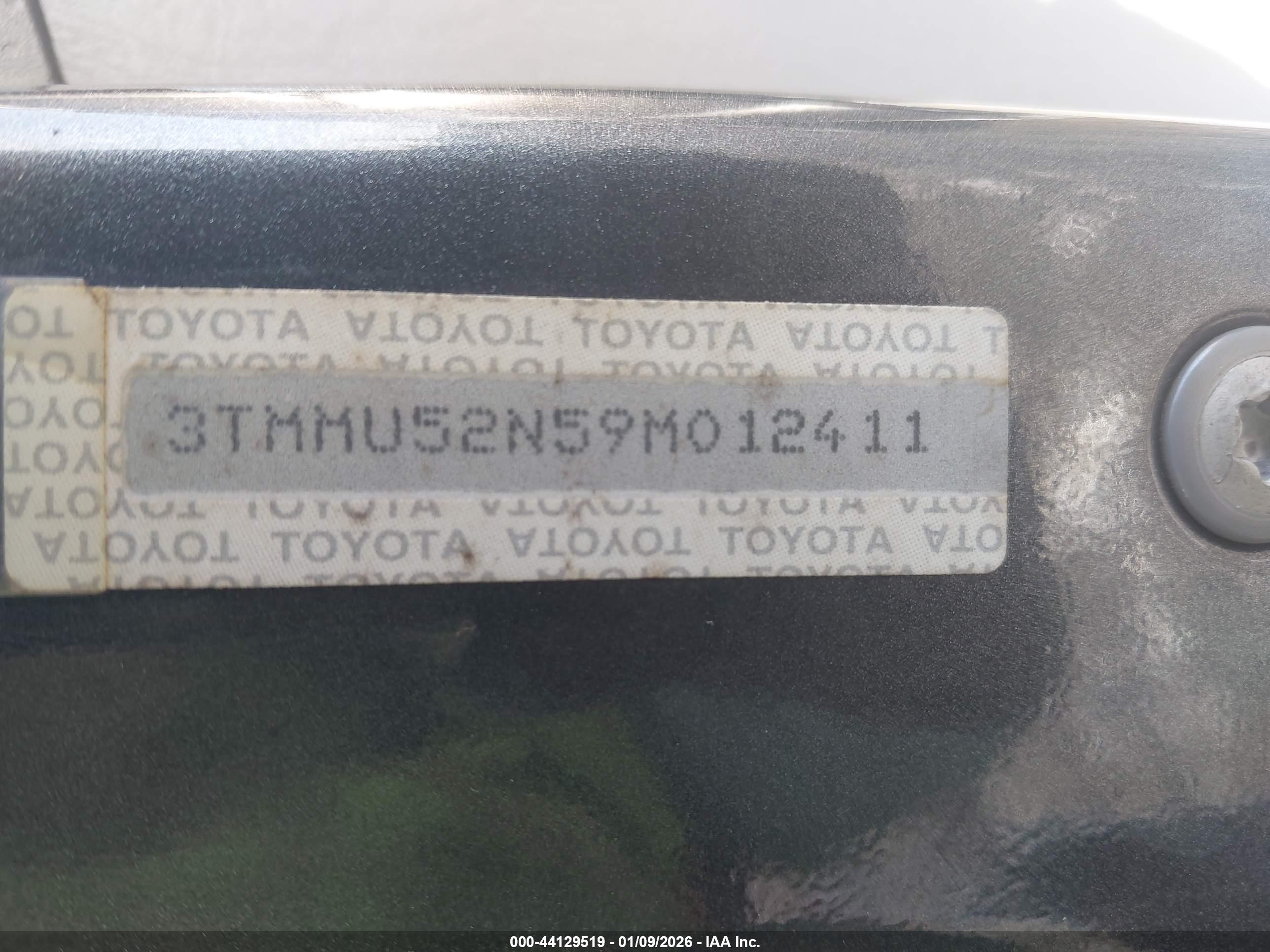 TOYOTA TACOMA image 9