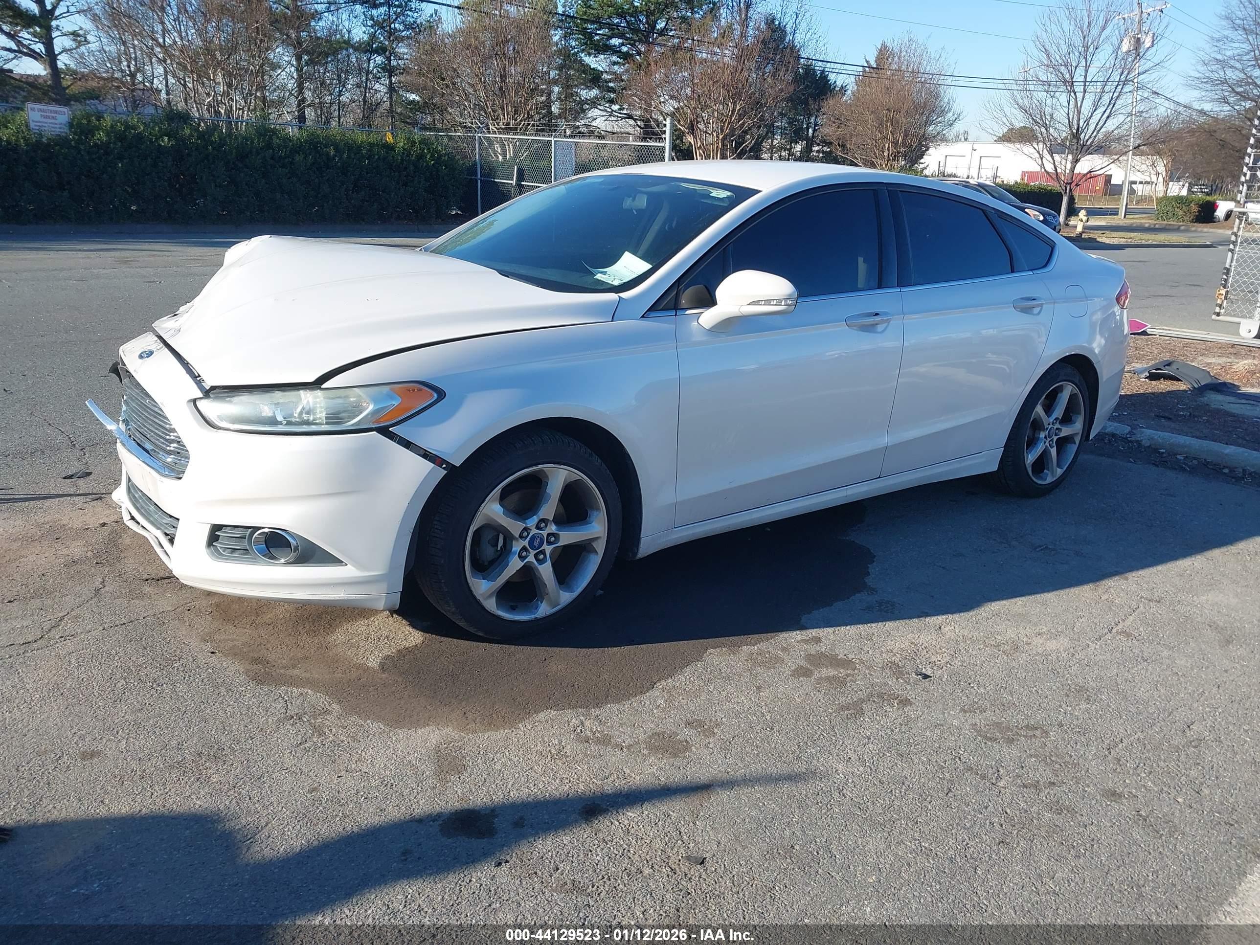 FORD FUSION image 2