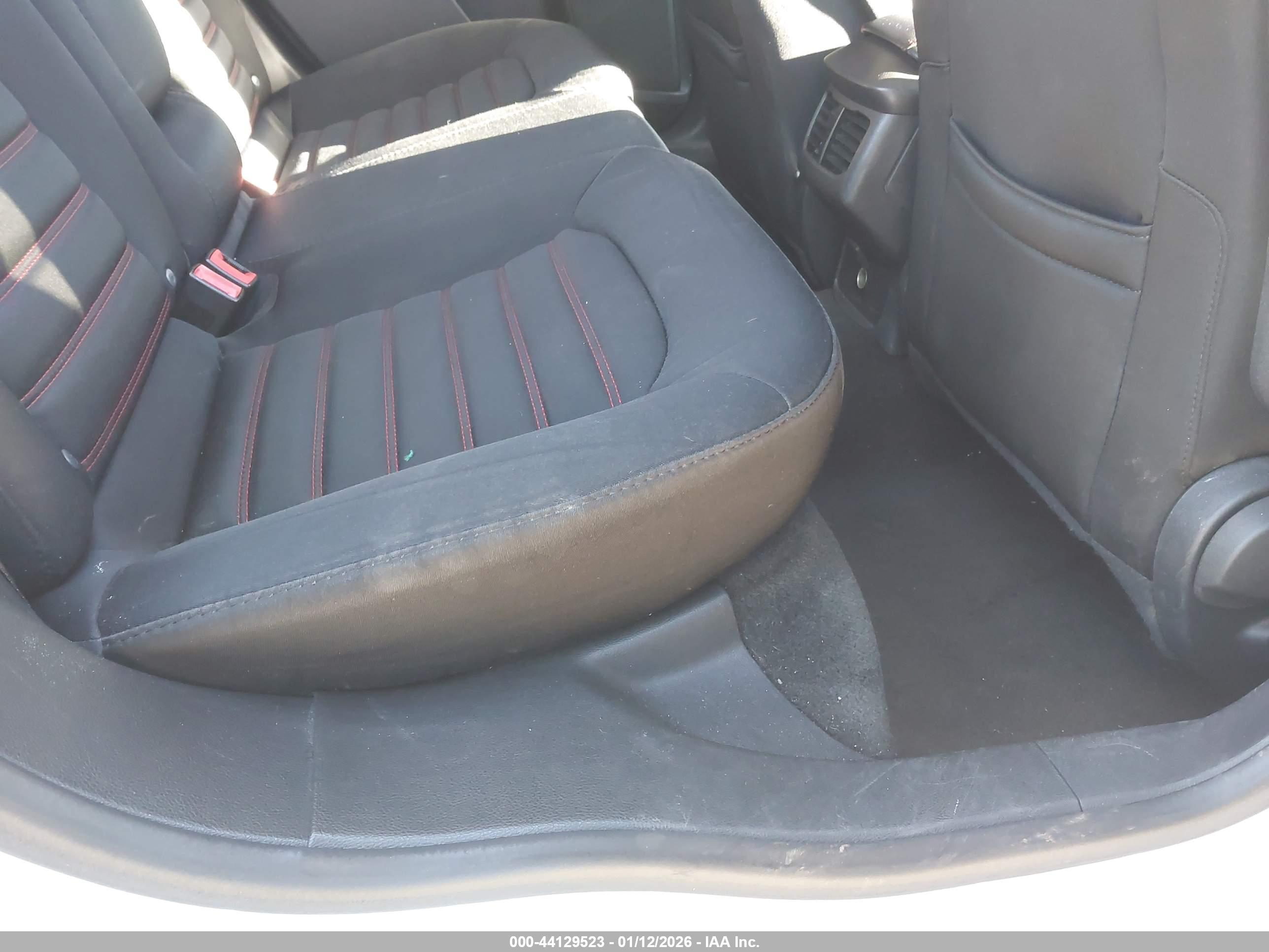 FORD FUSION image 8