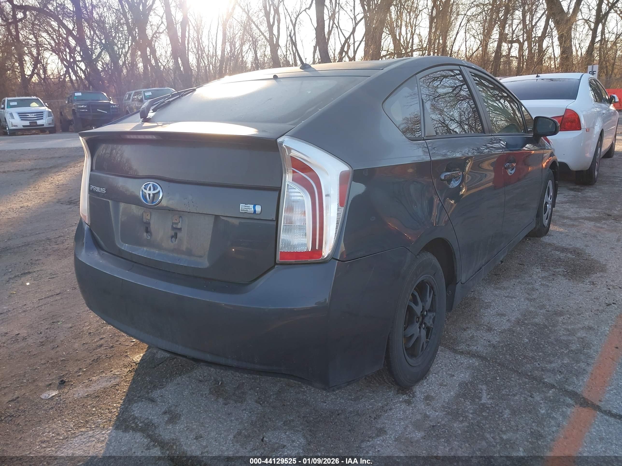 TOYOTA PRIUS image 4