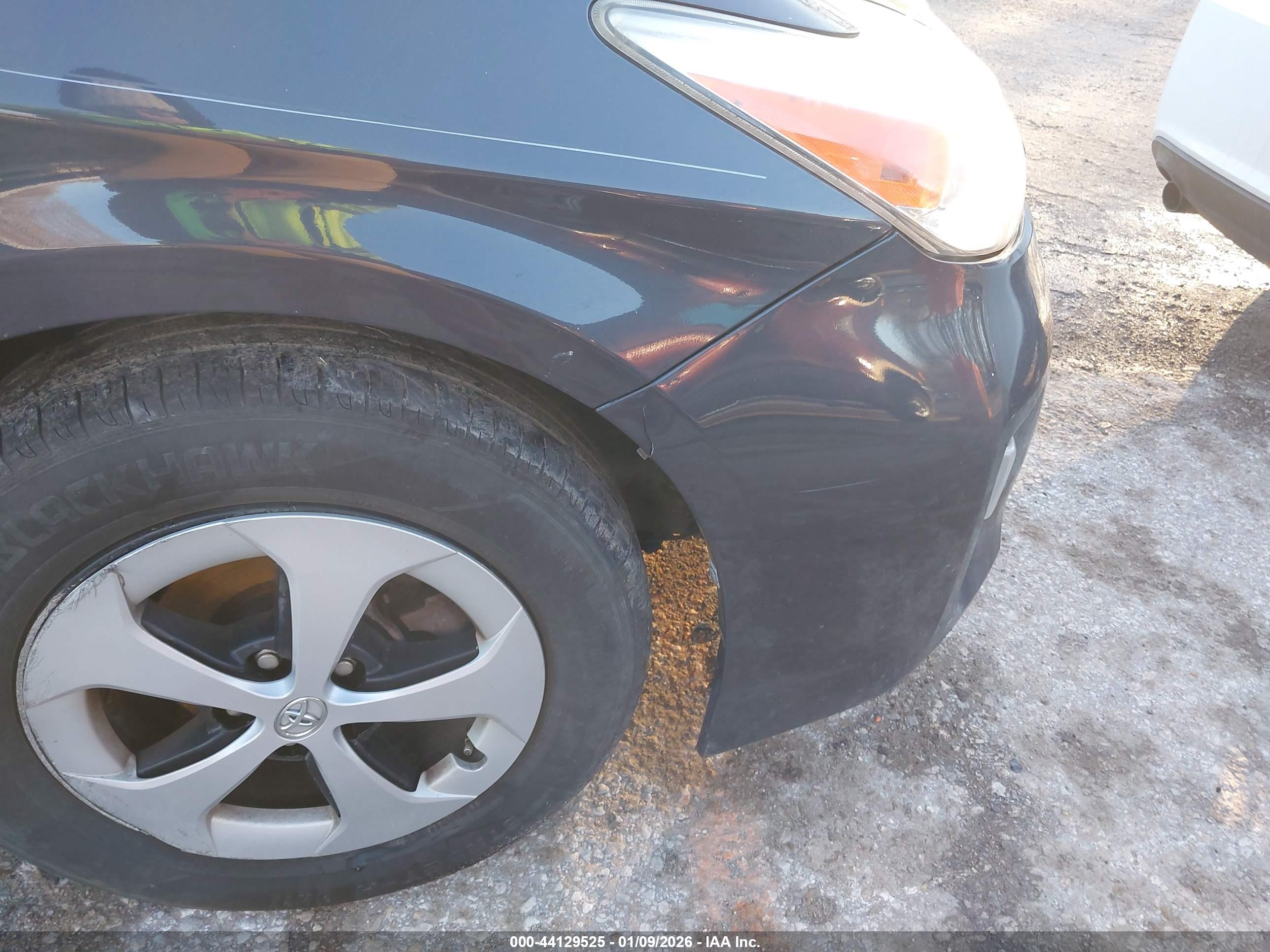 TOYOTA PRIUS image 6