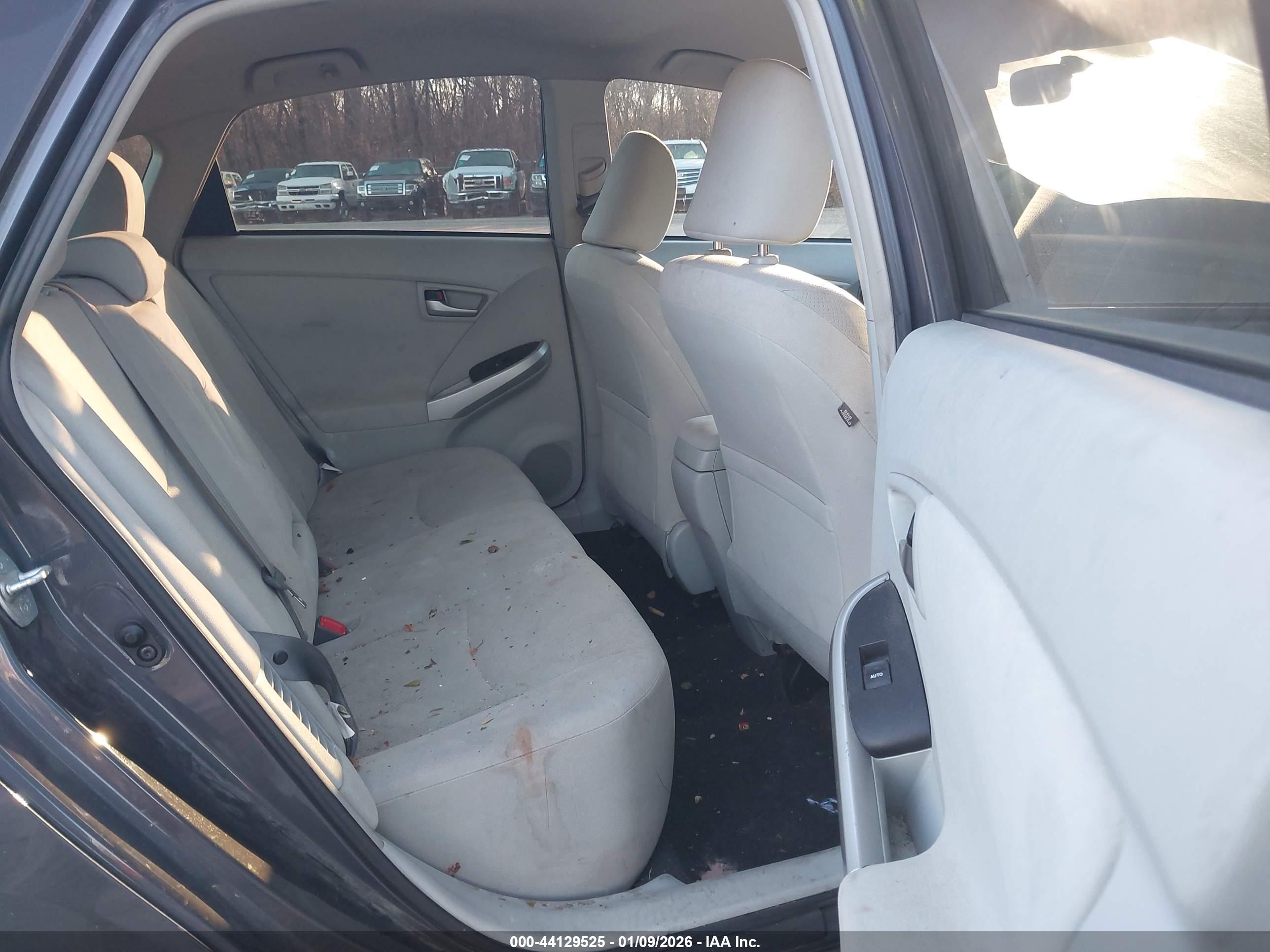 TOYOTA PRIUS image 8