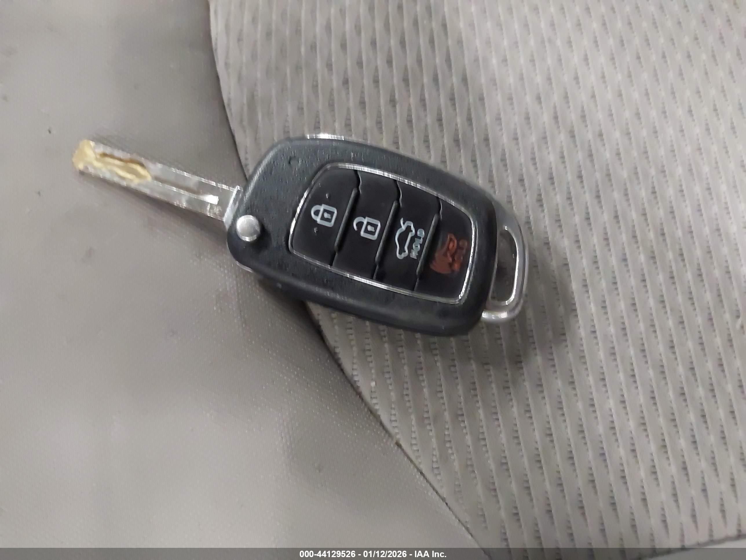 HYUNDAI SONATA image 11