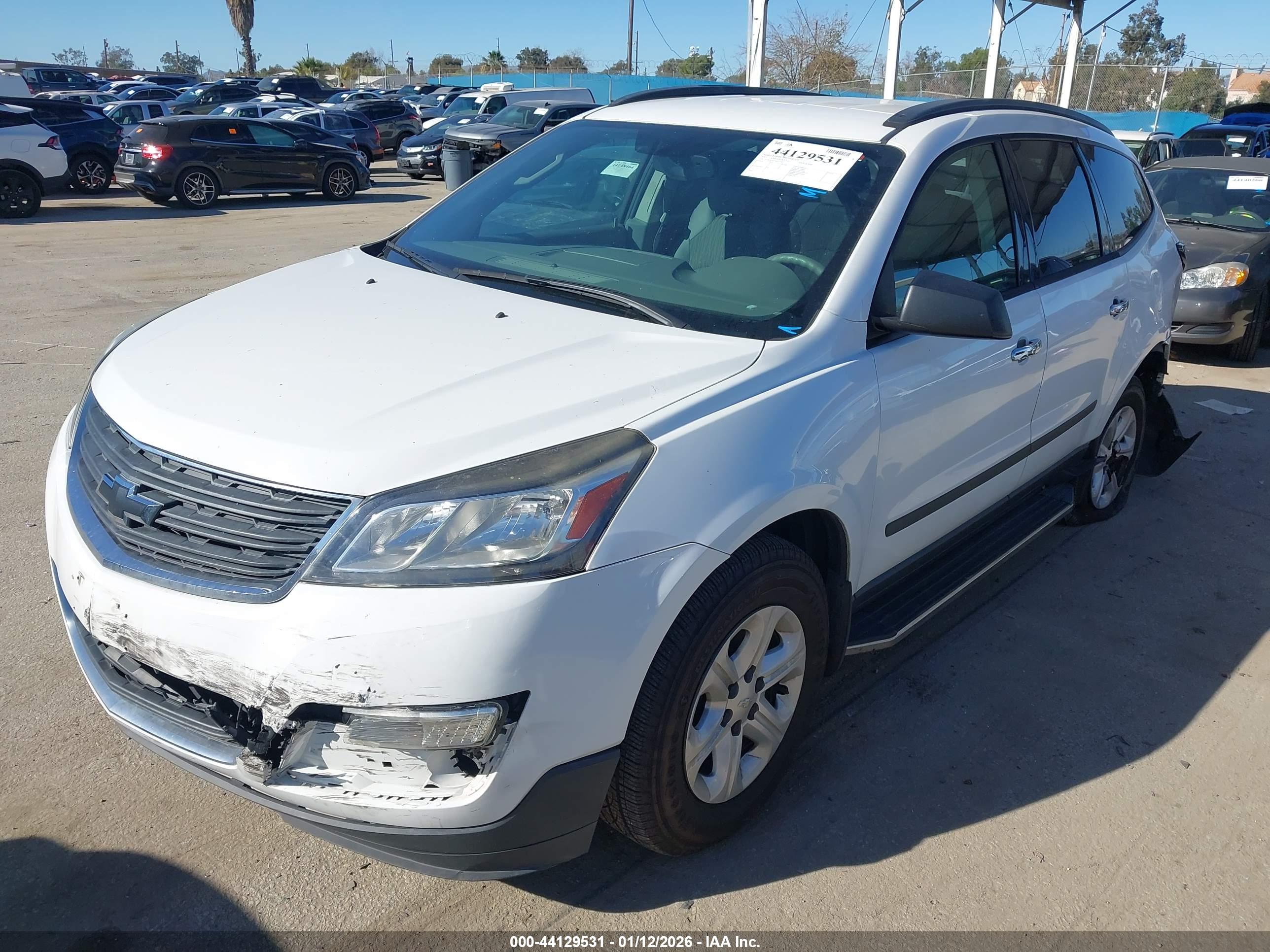 CHEVROLET TRAVERSE image 2