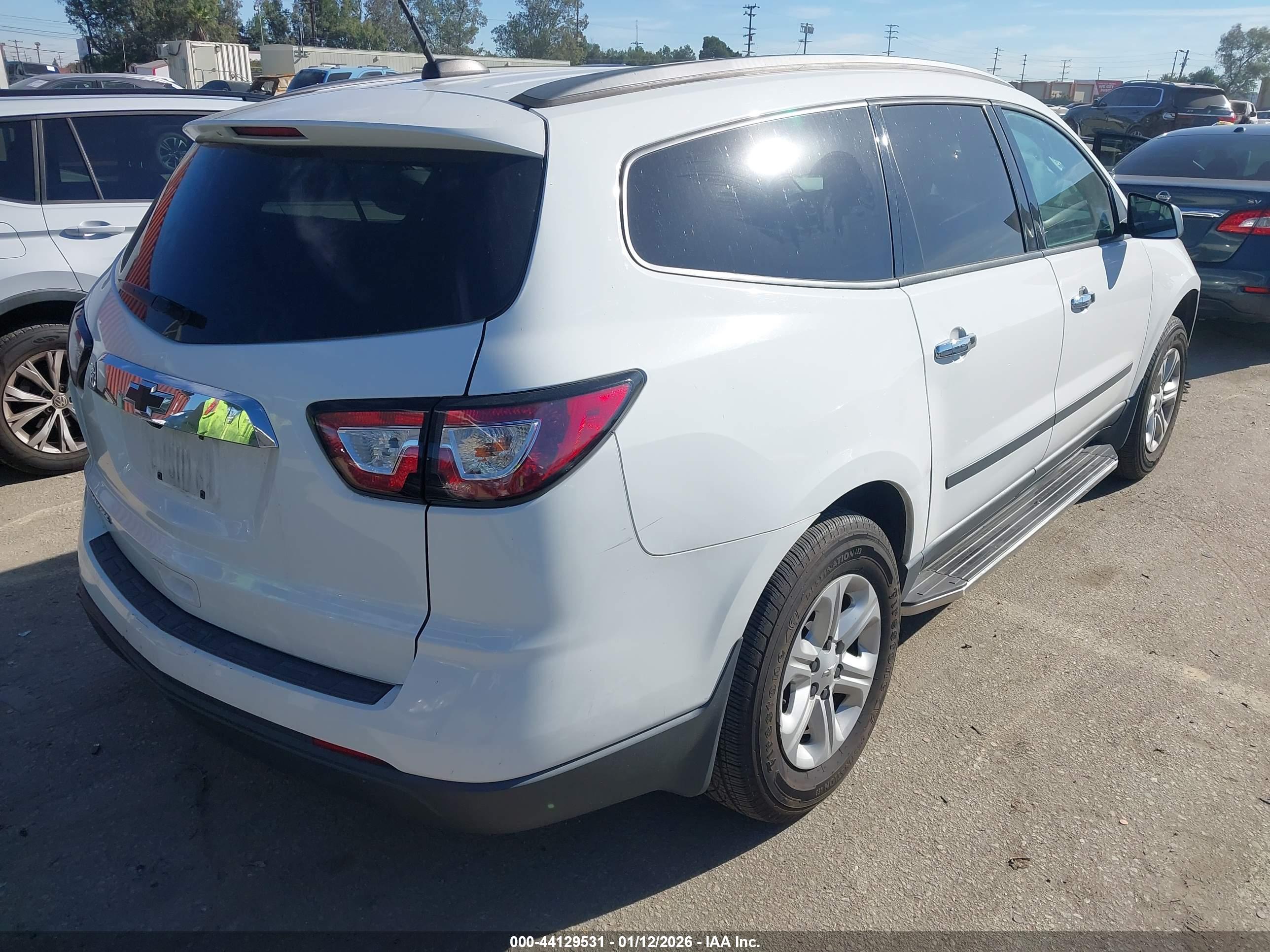 CHEVROLET TRAVERSE image 4