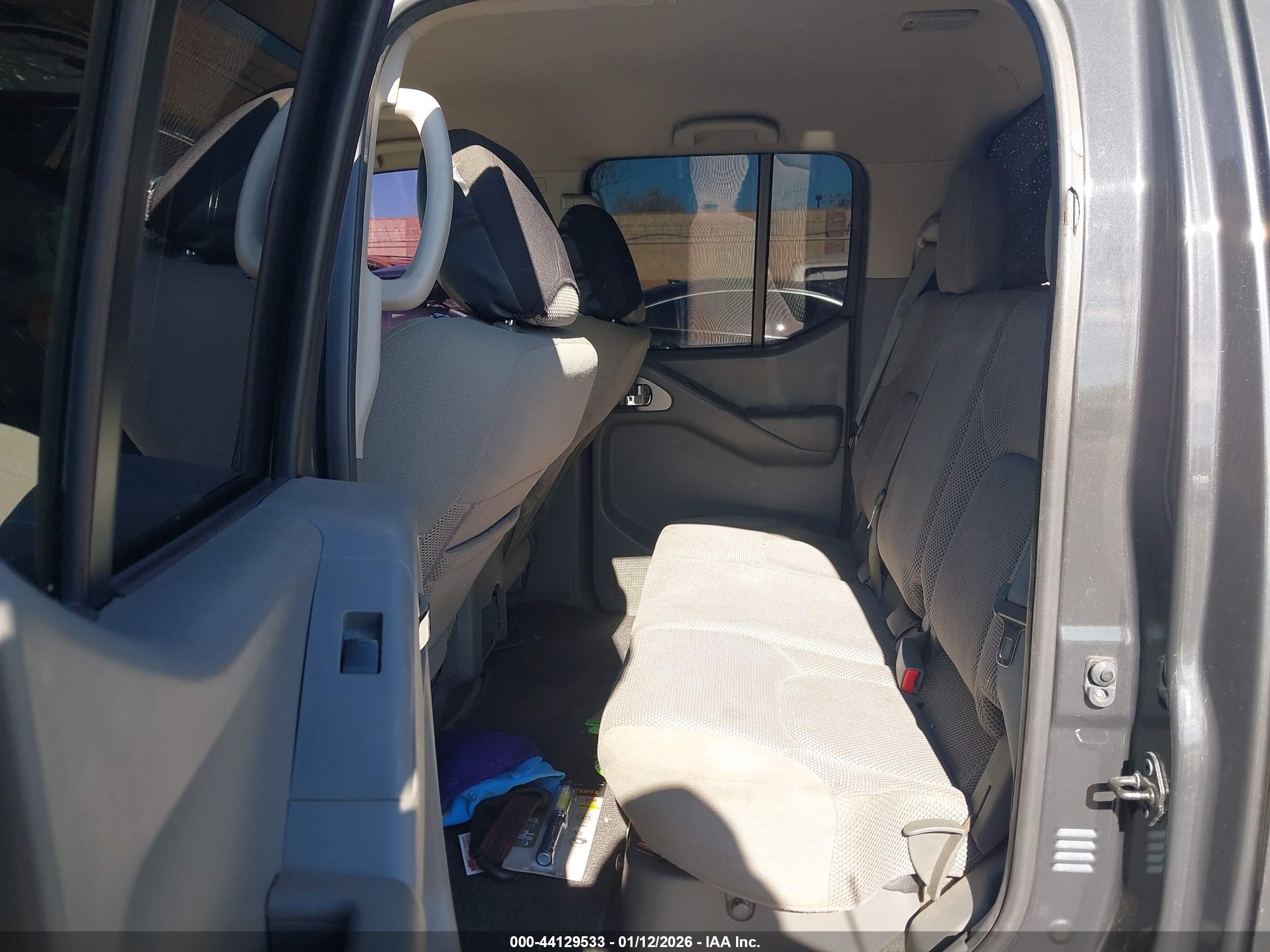 NISSAN FRONTIER image 8