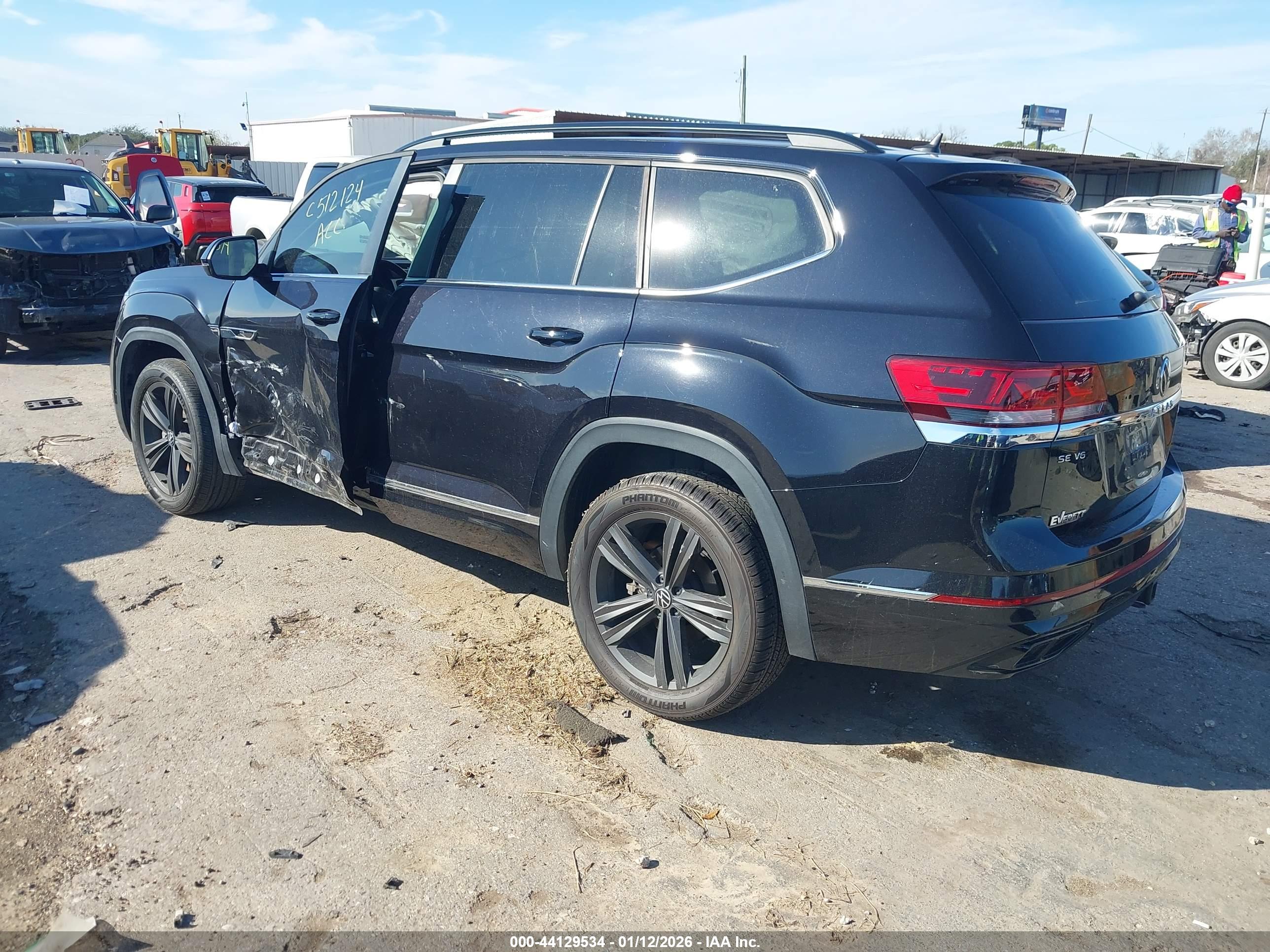 VOLKSWAGEN ATLAS image 3