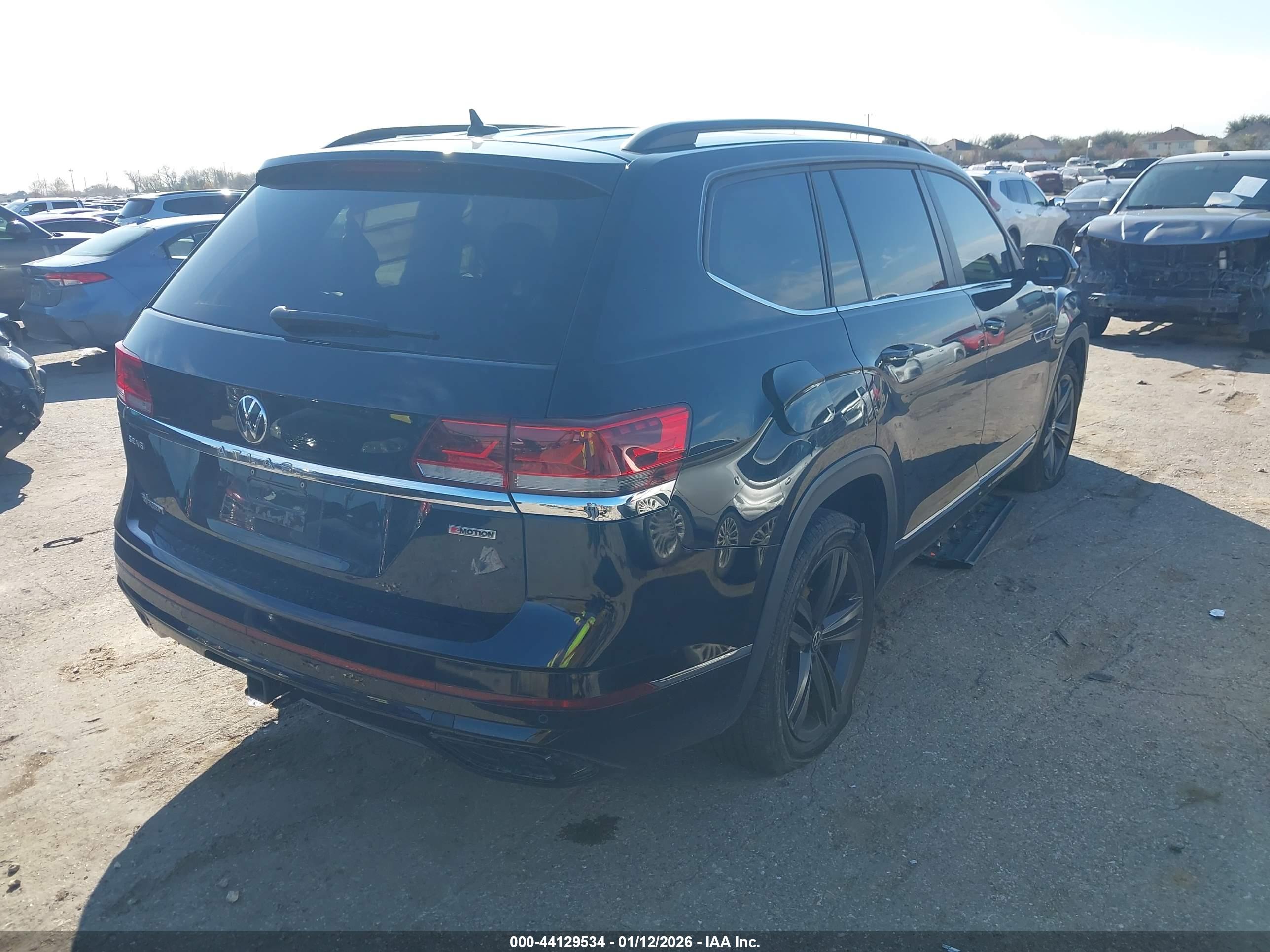 VOLKSWAGEN ATLAS image 4