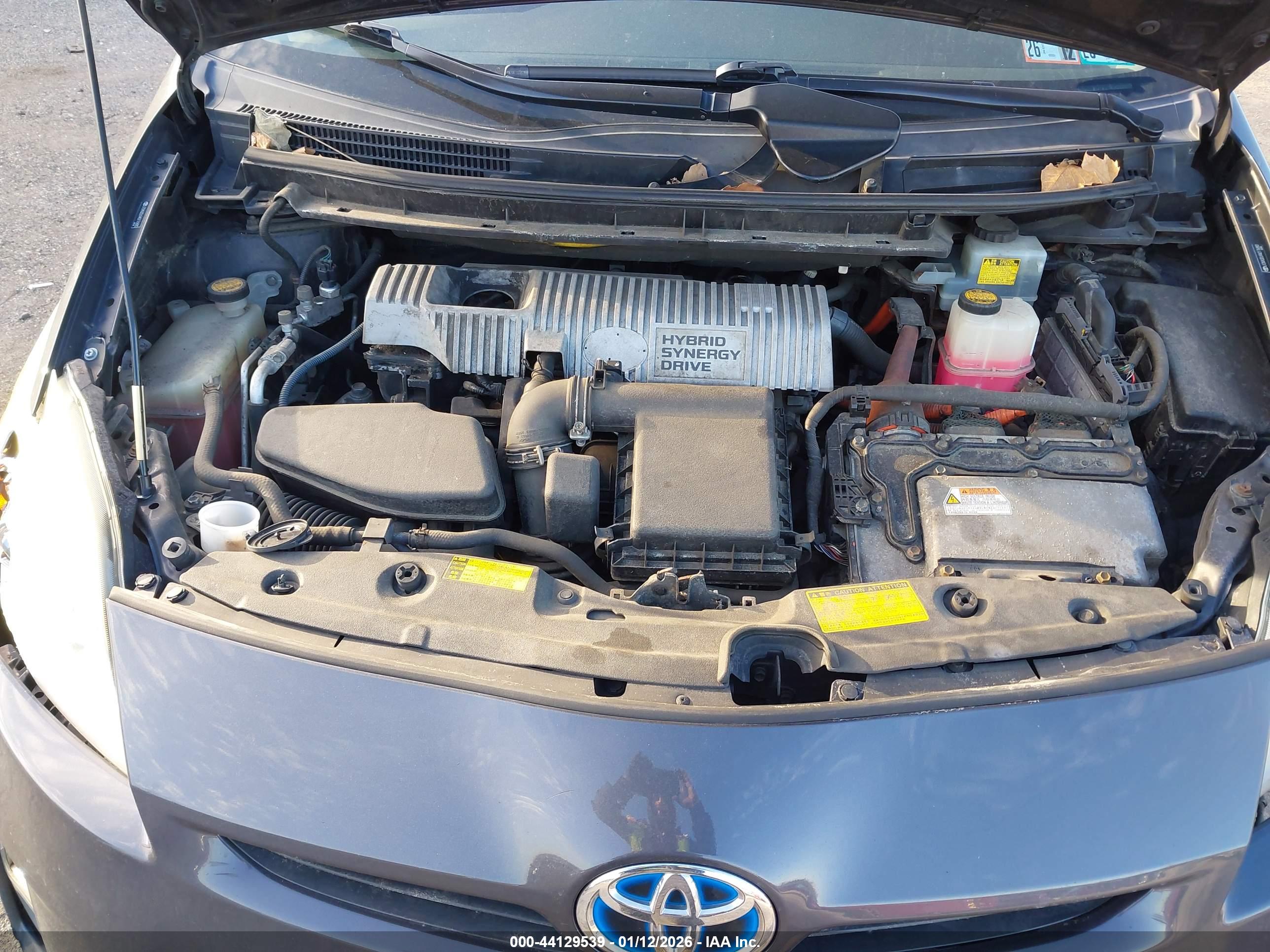 TOYOTA PRIUS image 10