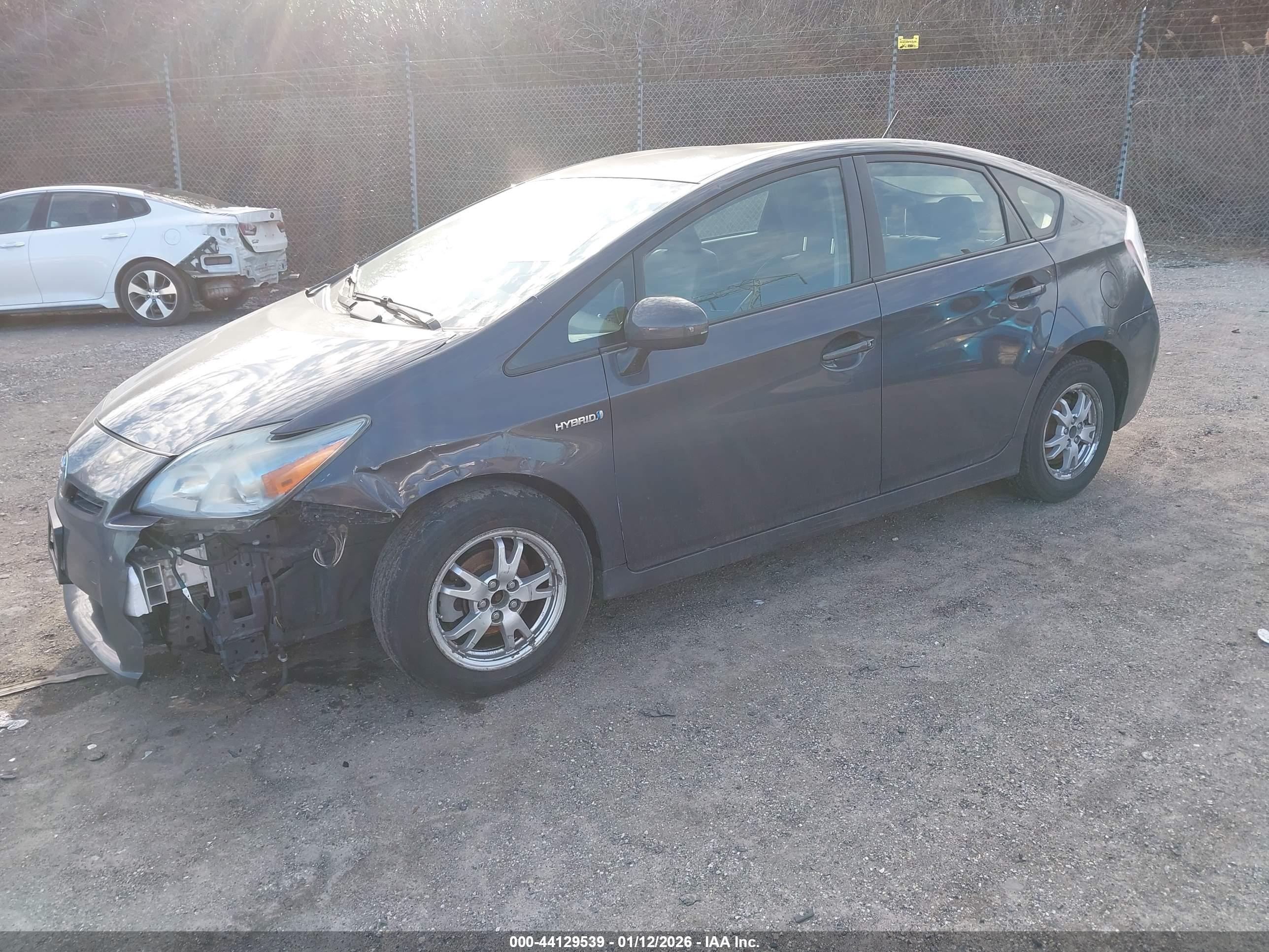 TOYOTA PRIUS image 2