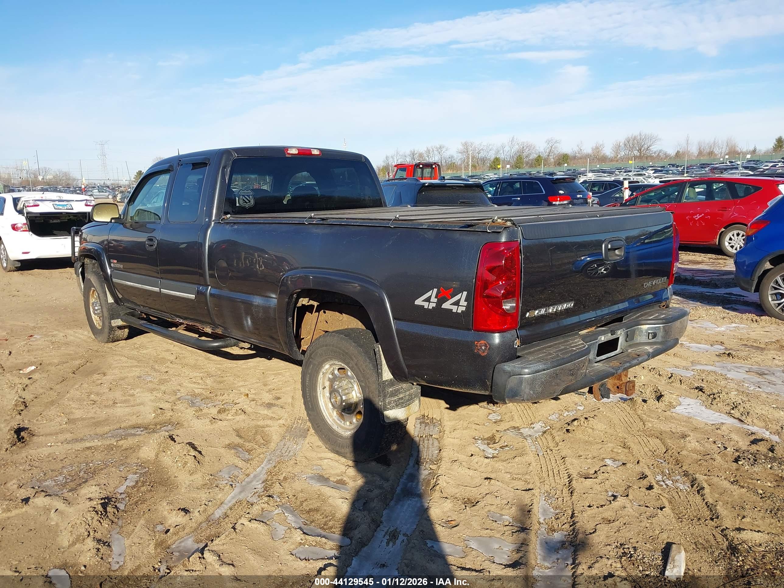 CHEVROLET SILVERADO image 3