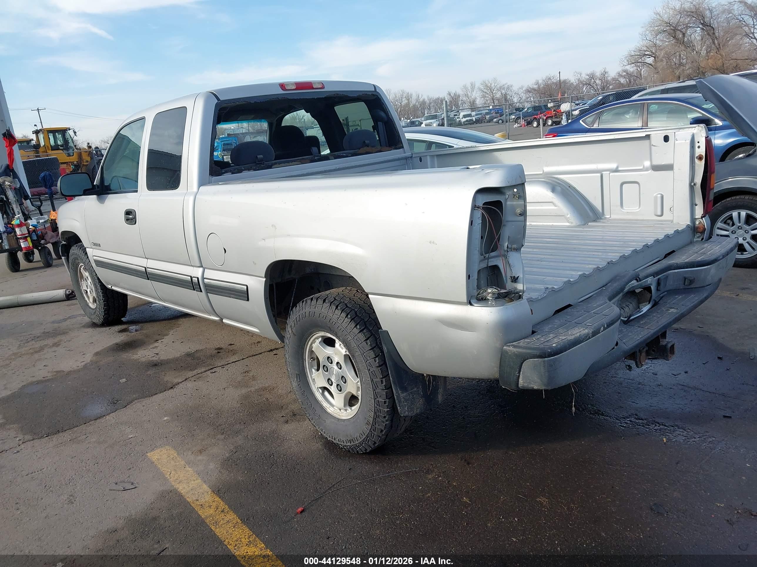 CHEVROLET SILVERADO image 3