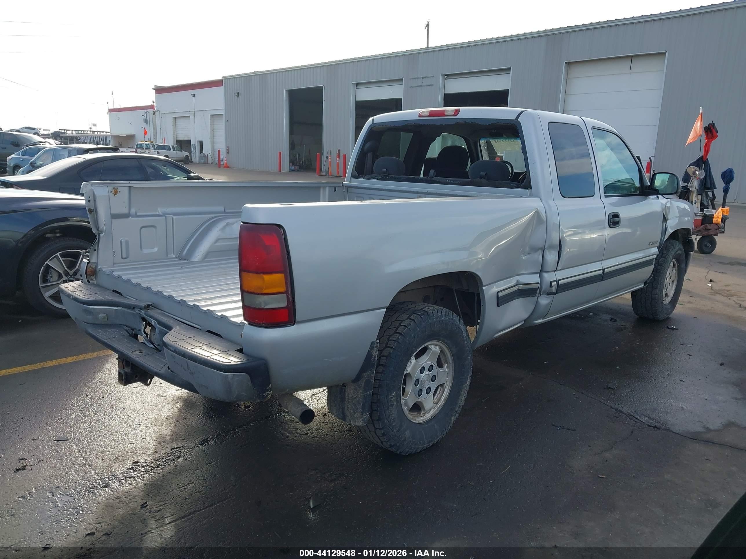 CHEVROLET SILVERADO image 4