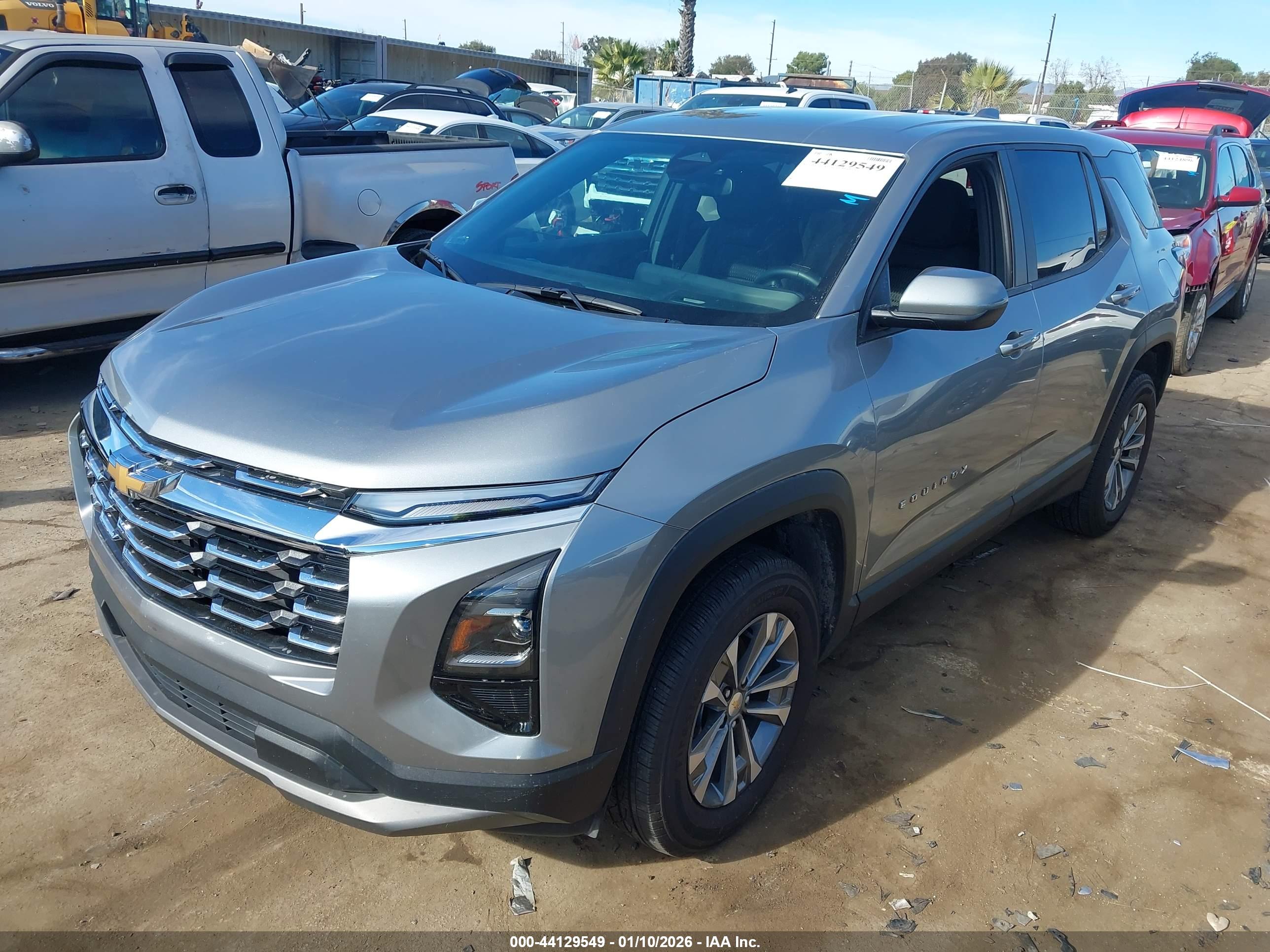 CHEVROLET EQUINOX image 2