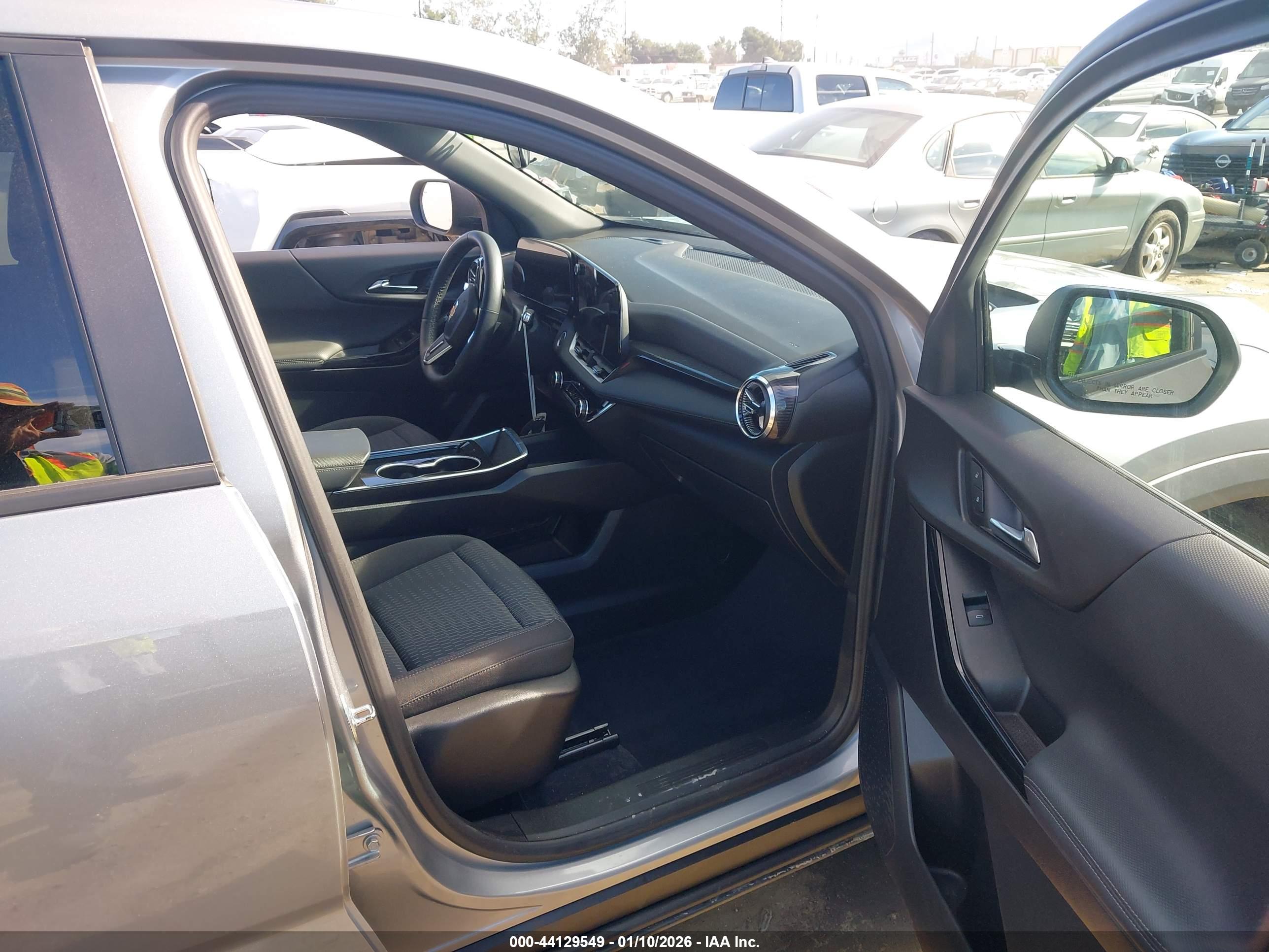 CHEVROLET EQUINOX image 5