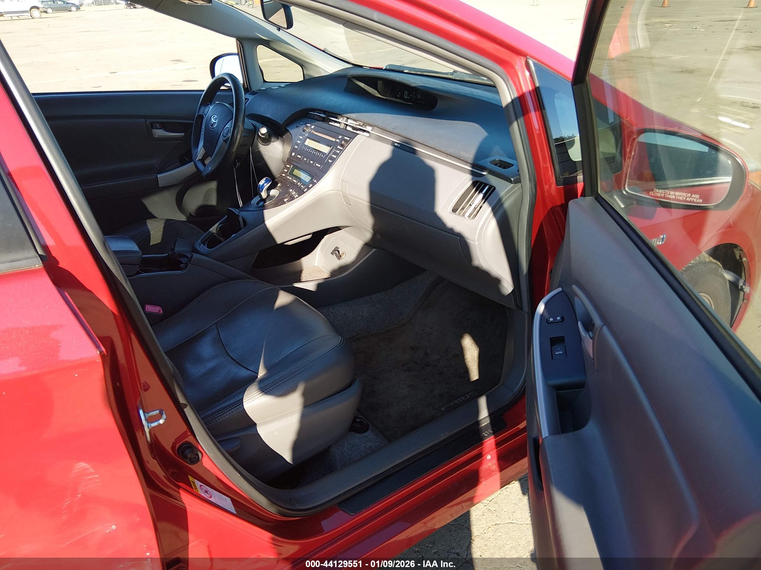TOYOTA PRIUS image 5