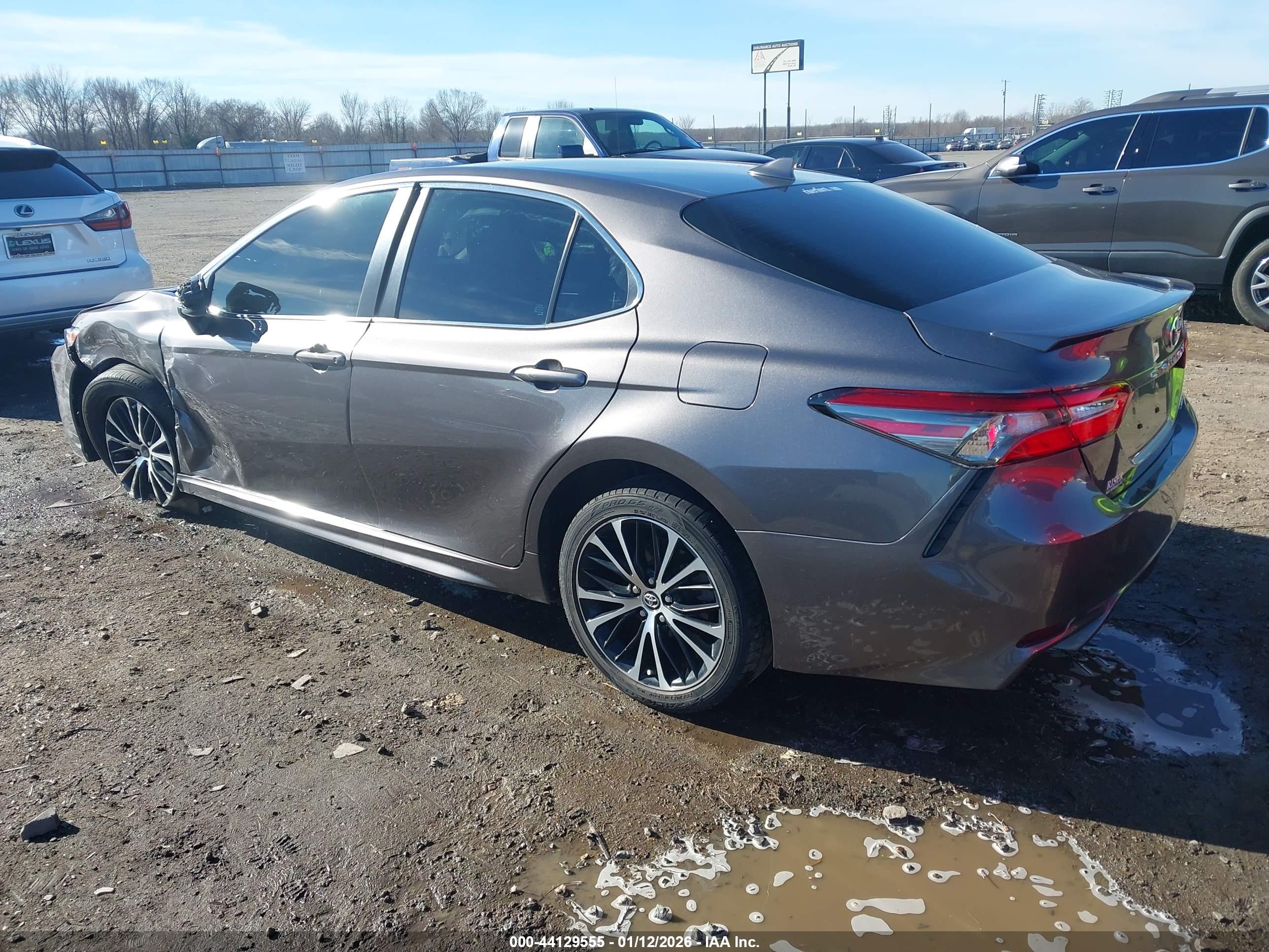 TOYOTA CAMRY image 3