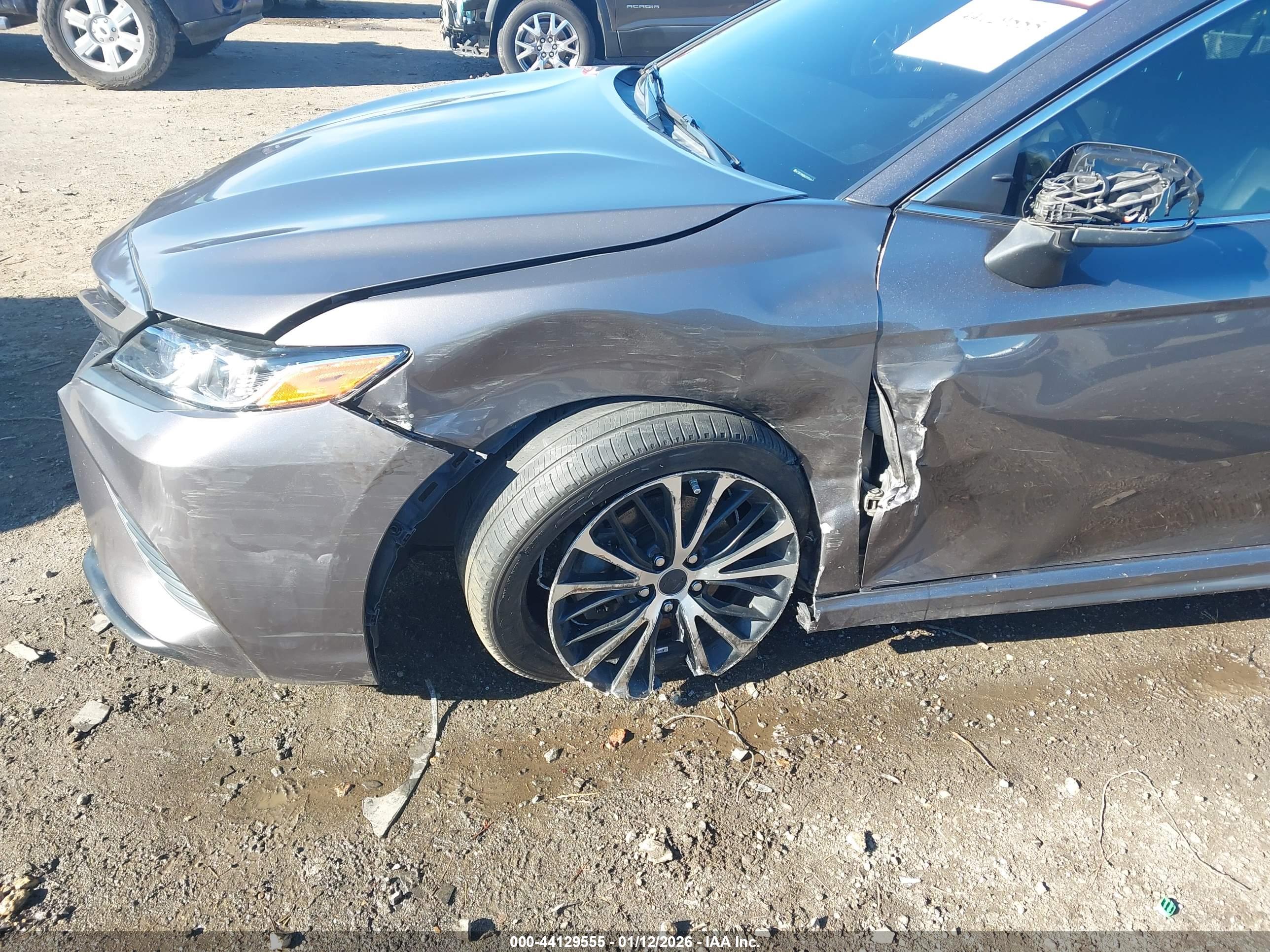 TOYOTA CAMRY image 6