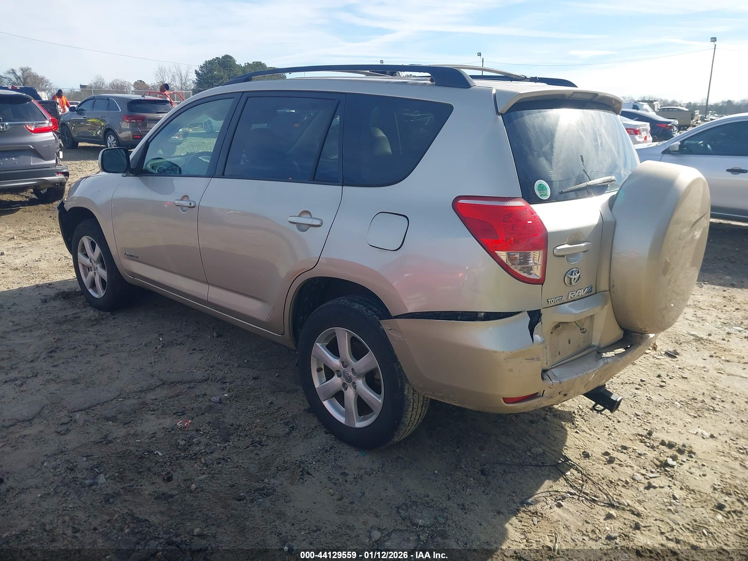 TOYOTA RAV4 image 3