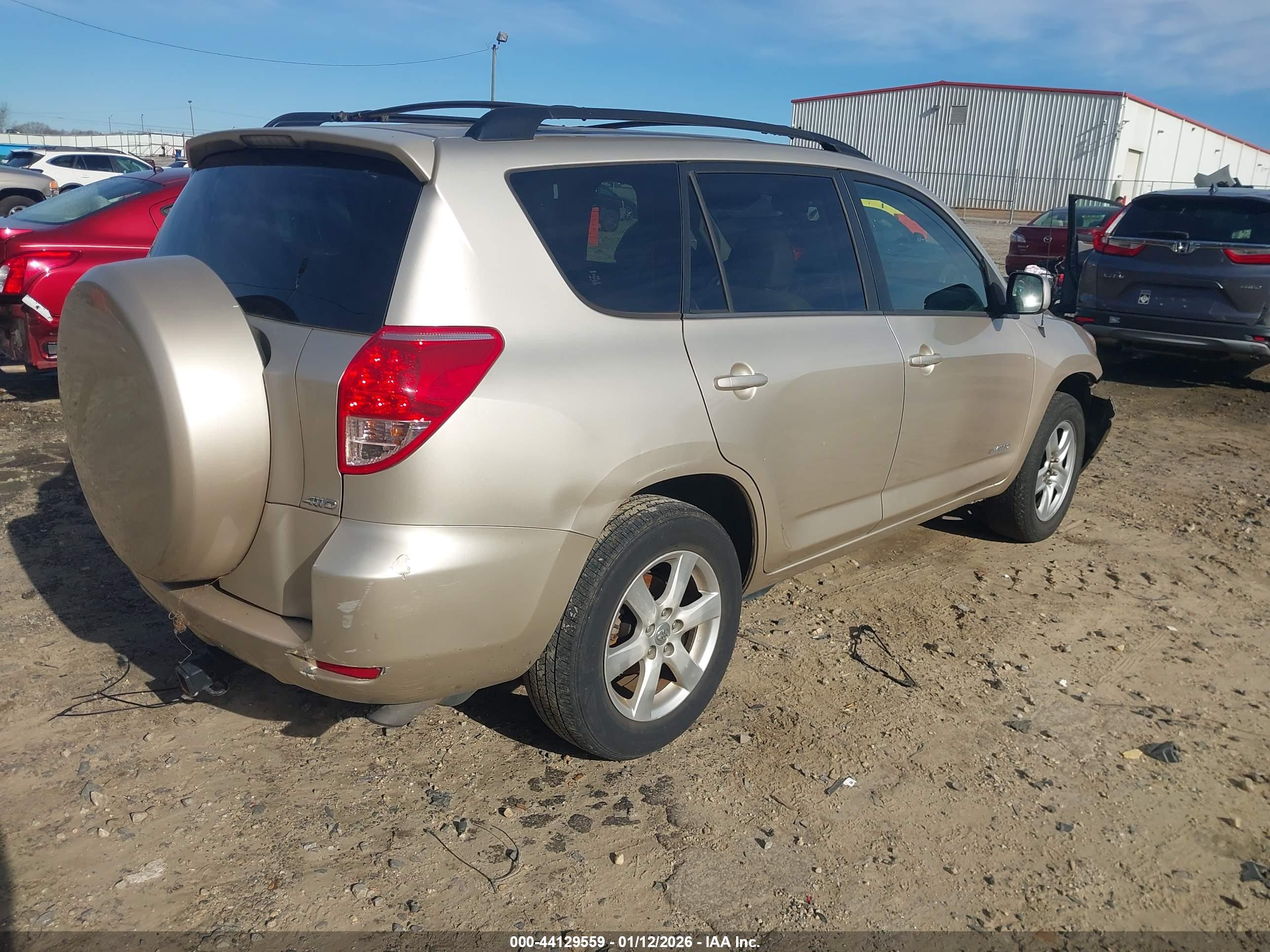 TOYOTA RAV4 image 4