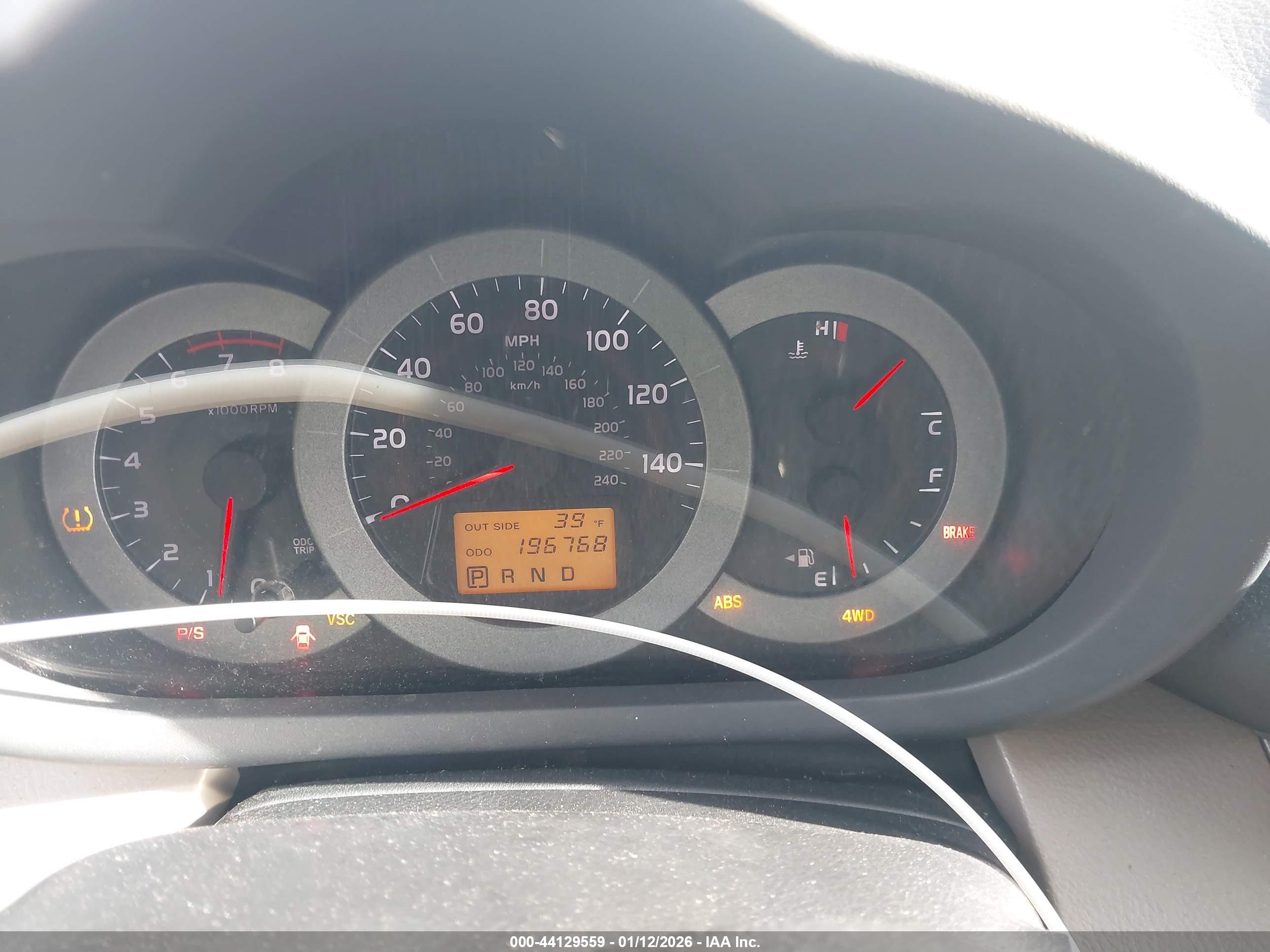 TOYOTA RAV4 image 7