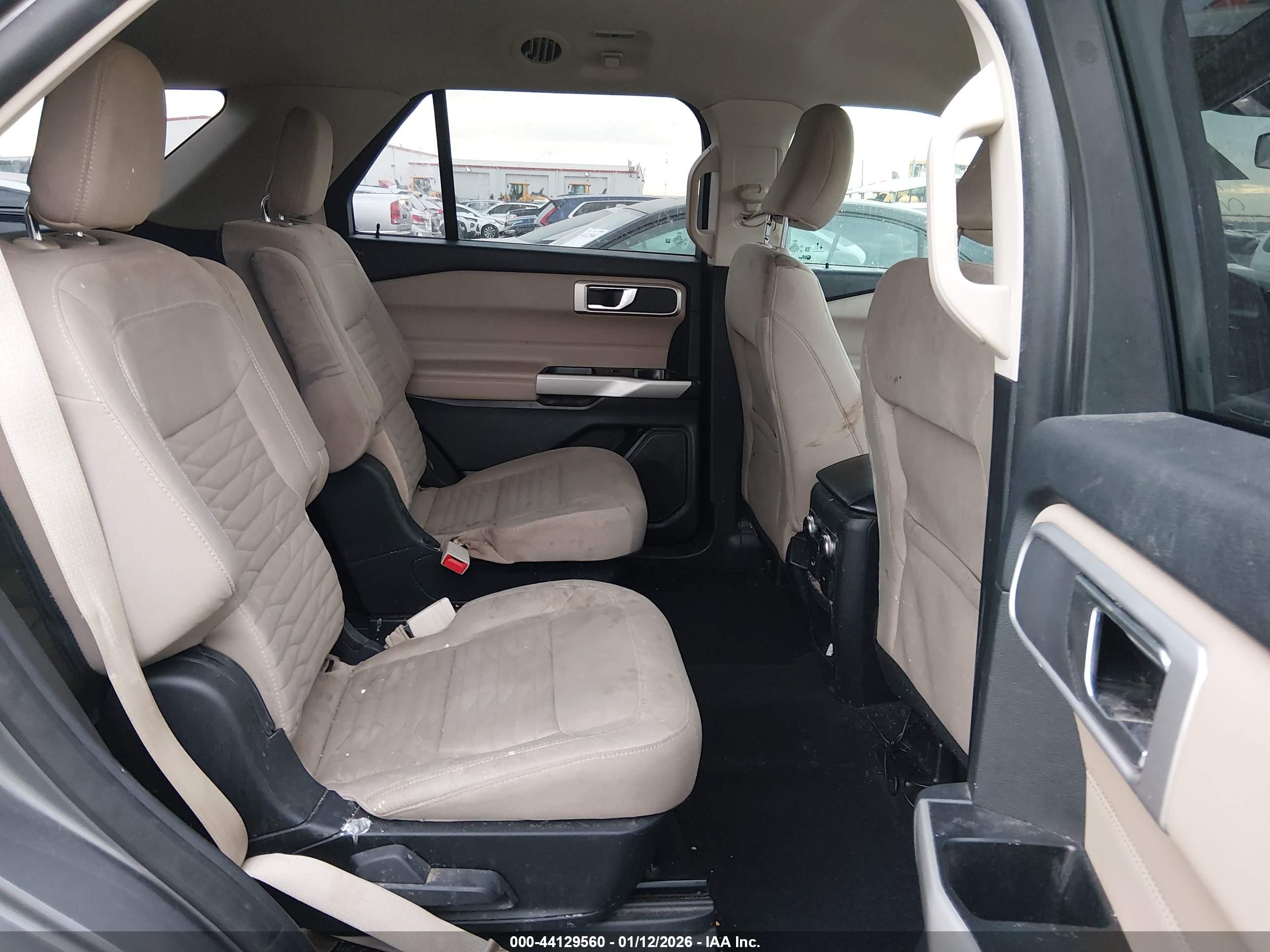 FORD EXPLORER image 8