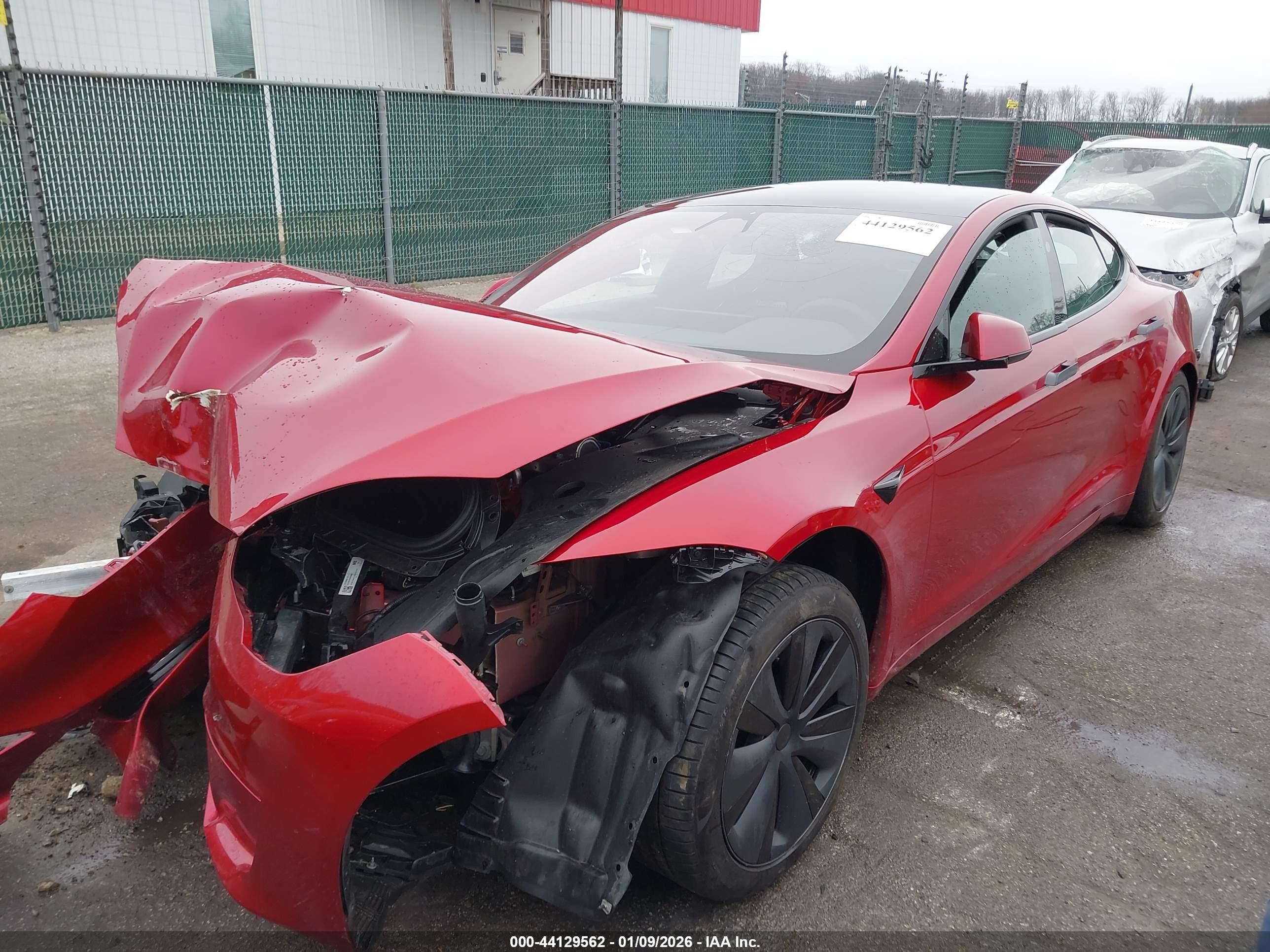 TESLA MODEL image 2