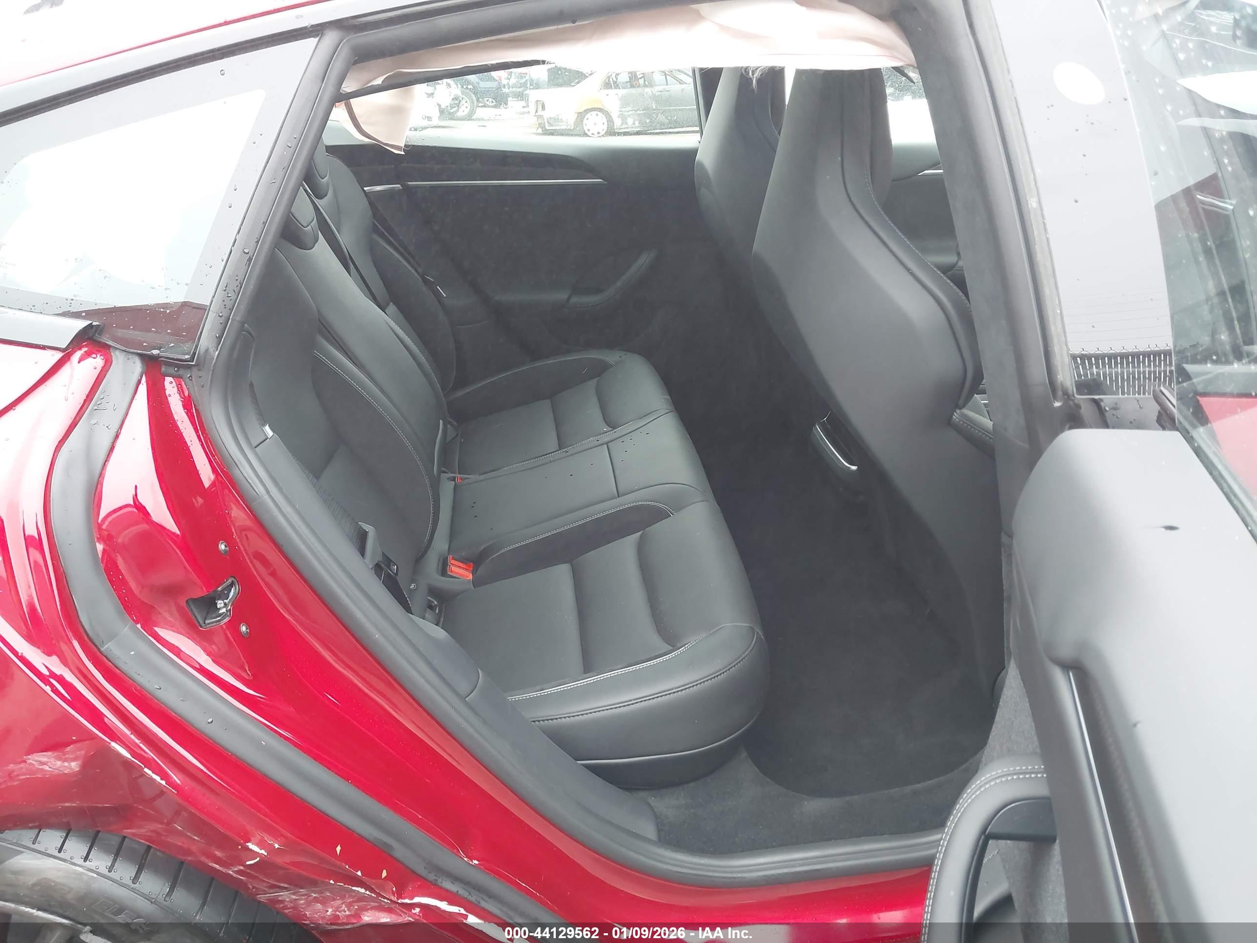 TESLA MODEL image 8