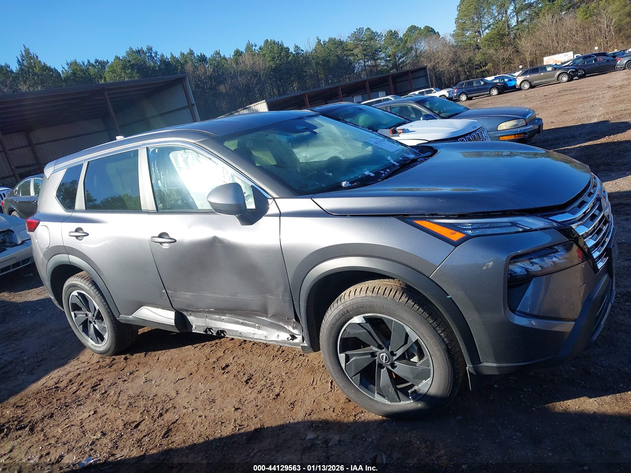 NISSAN ROGUE image 6
