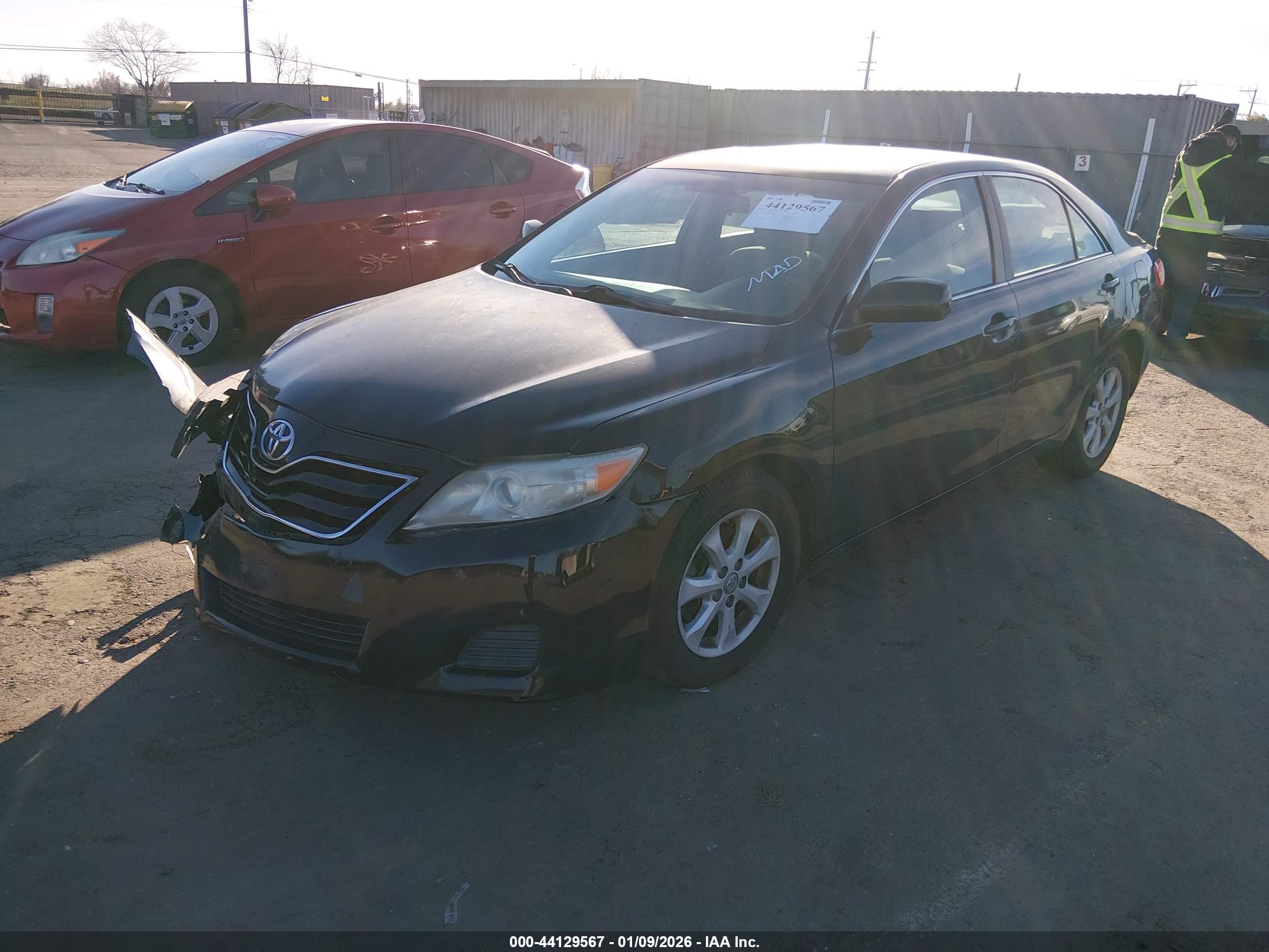 TOYOTA CAMRY image 2