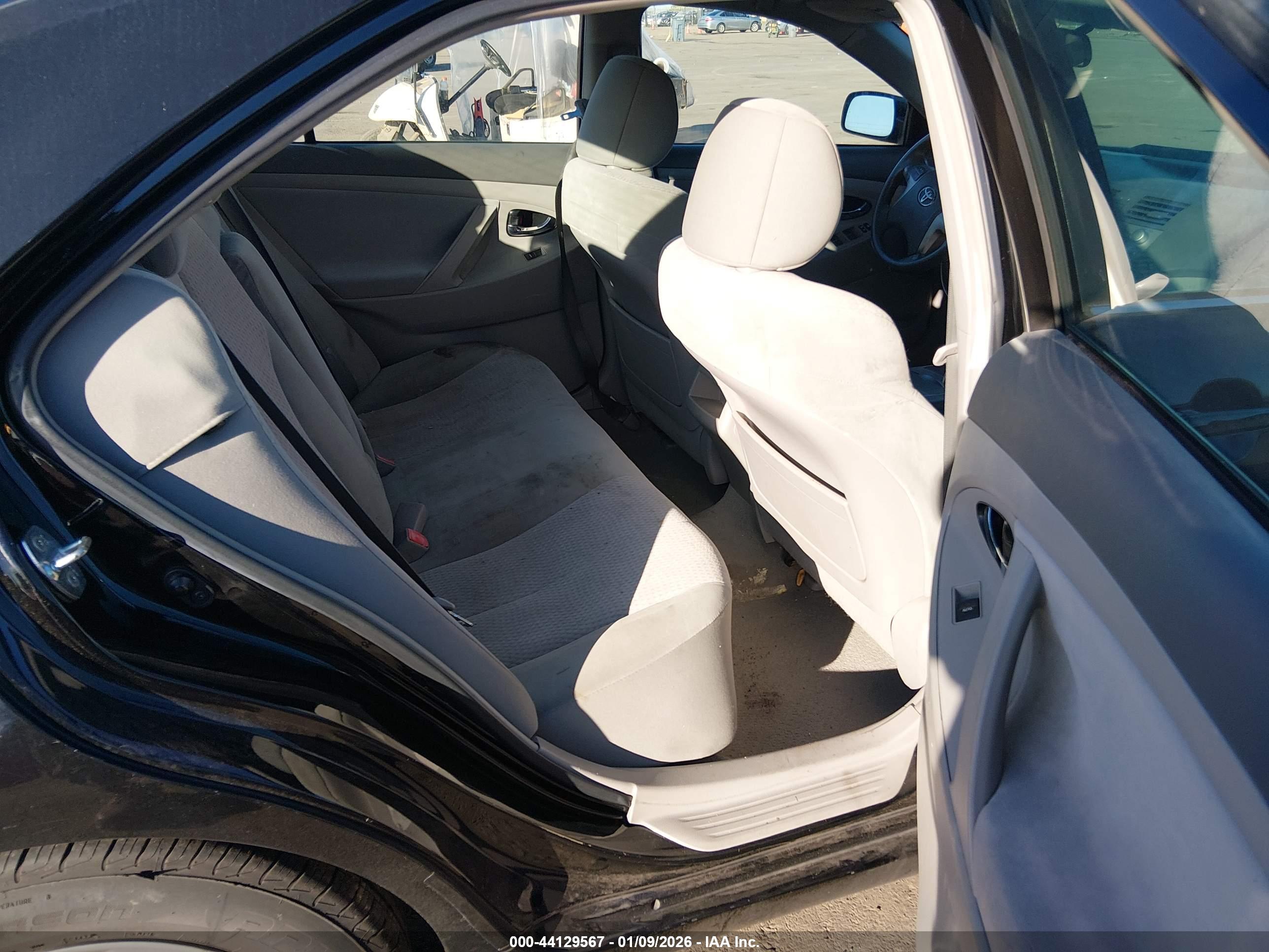 TOYOTA CAMRY image 8