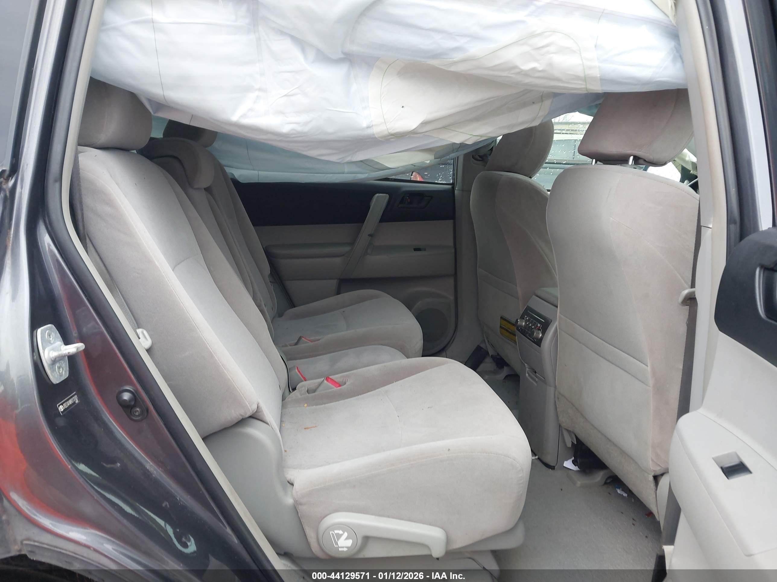 TOYOTA HIGHLANDER image 8