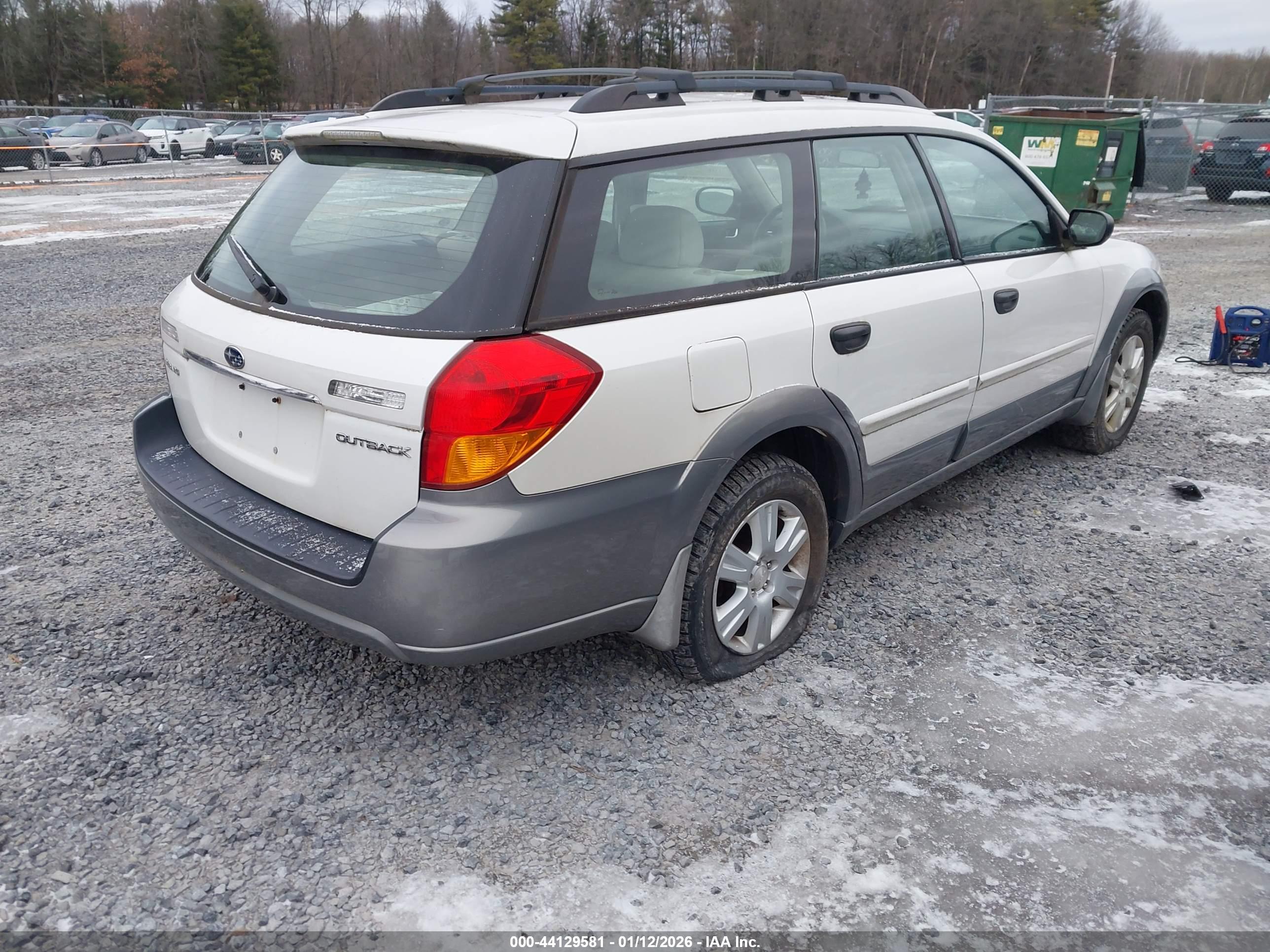 SUBARU OUTBACK image 4