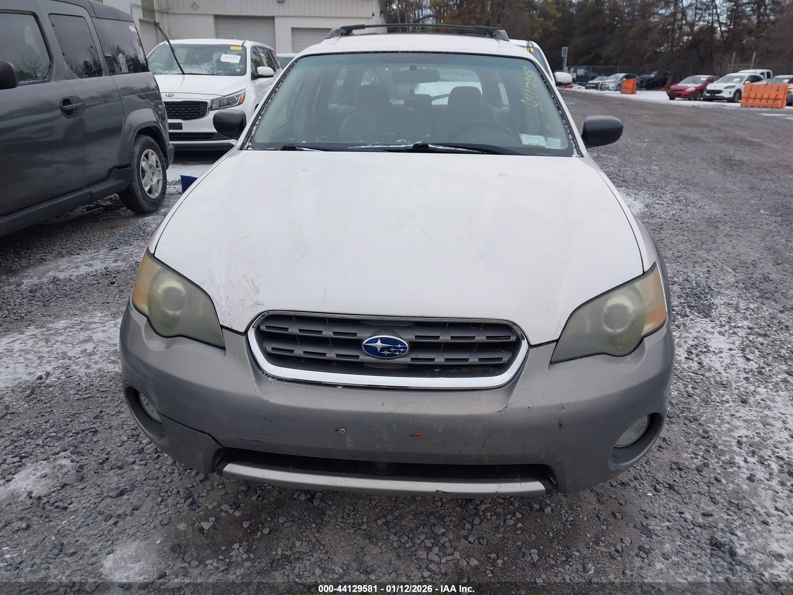 SUBARU OUTBACK image 6