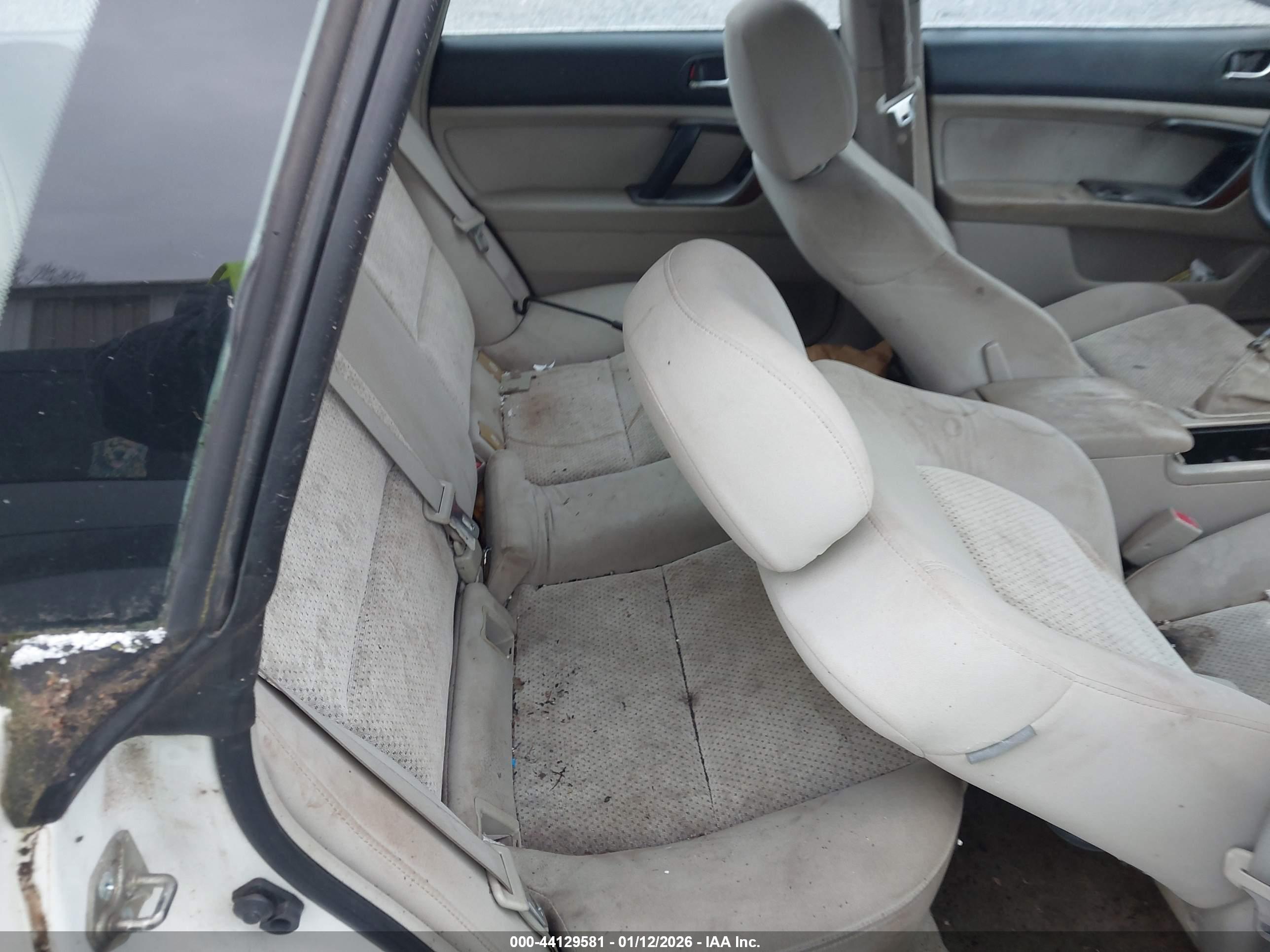 SUBARU OUTBACK image 8
