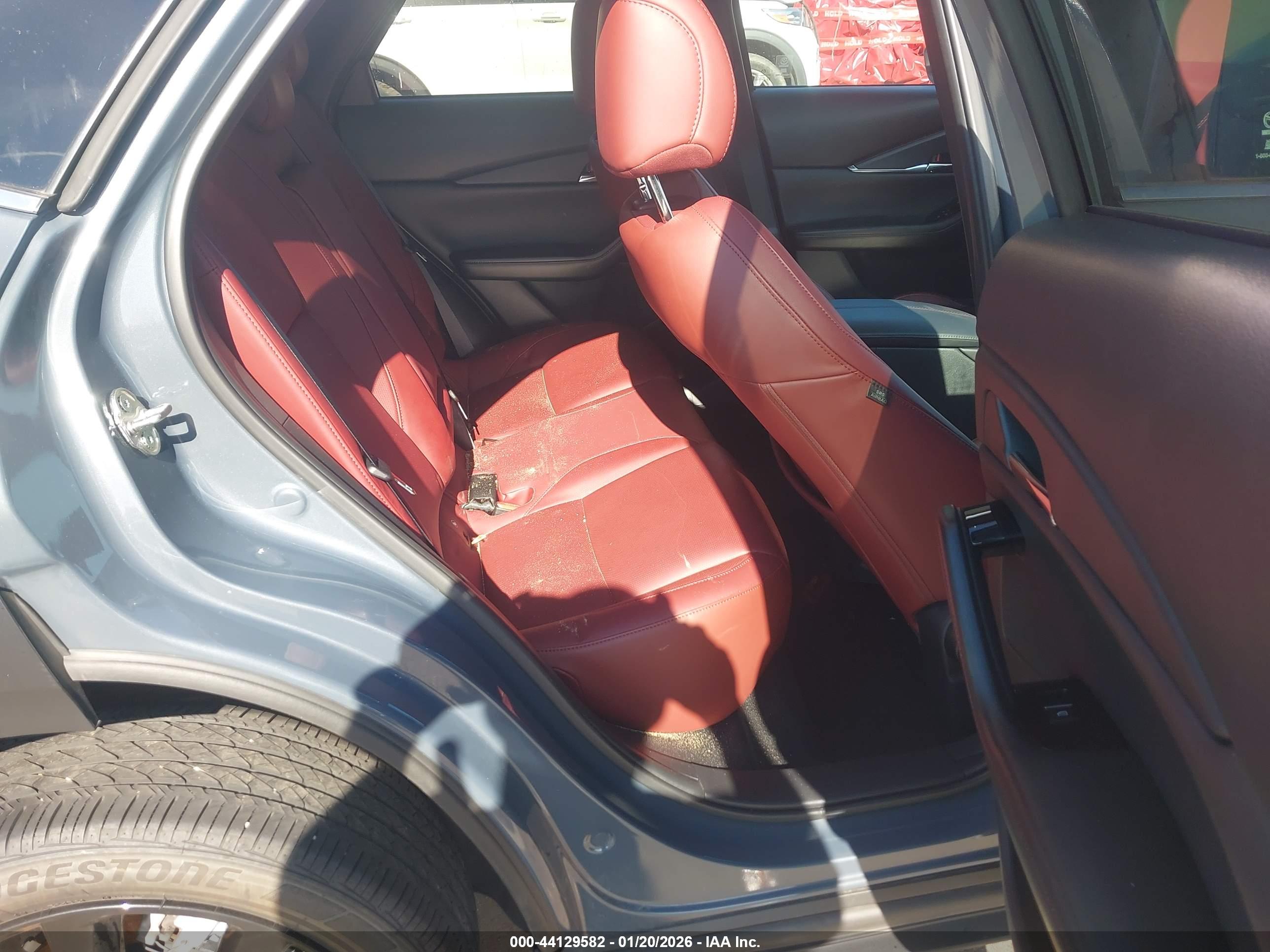 MAZDA CX-30 image 8