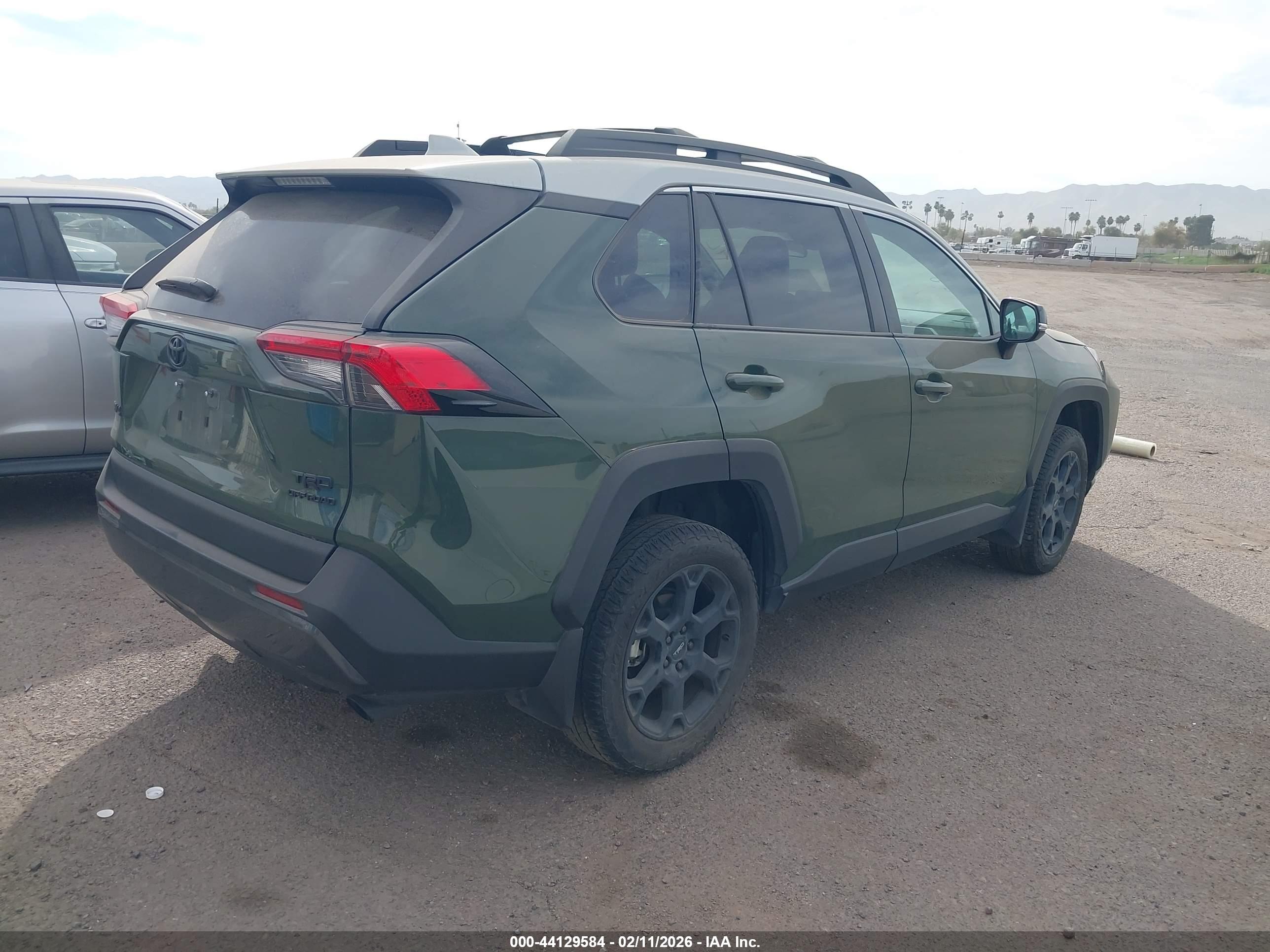 TOYOTA RAV4 image 4
