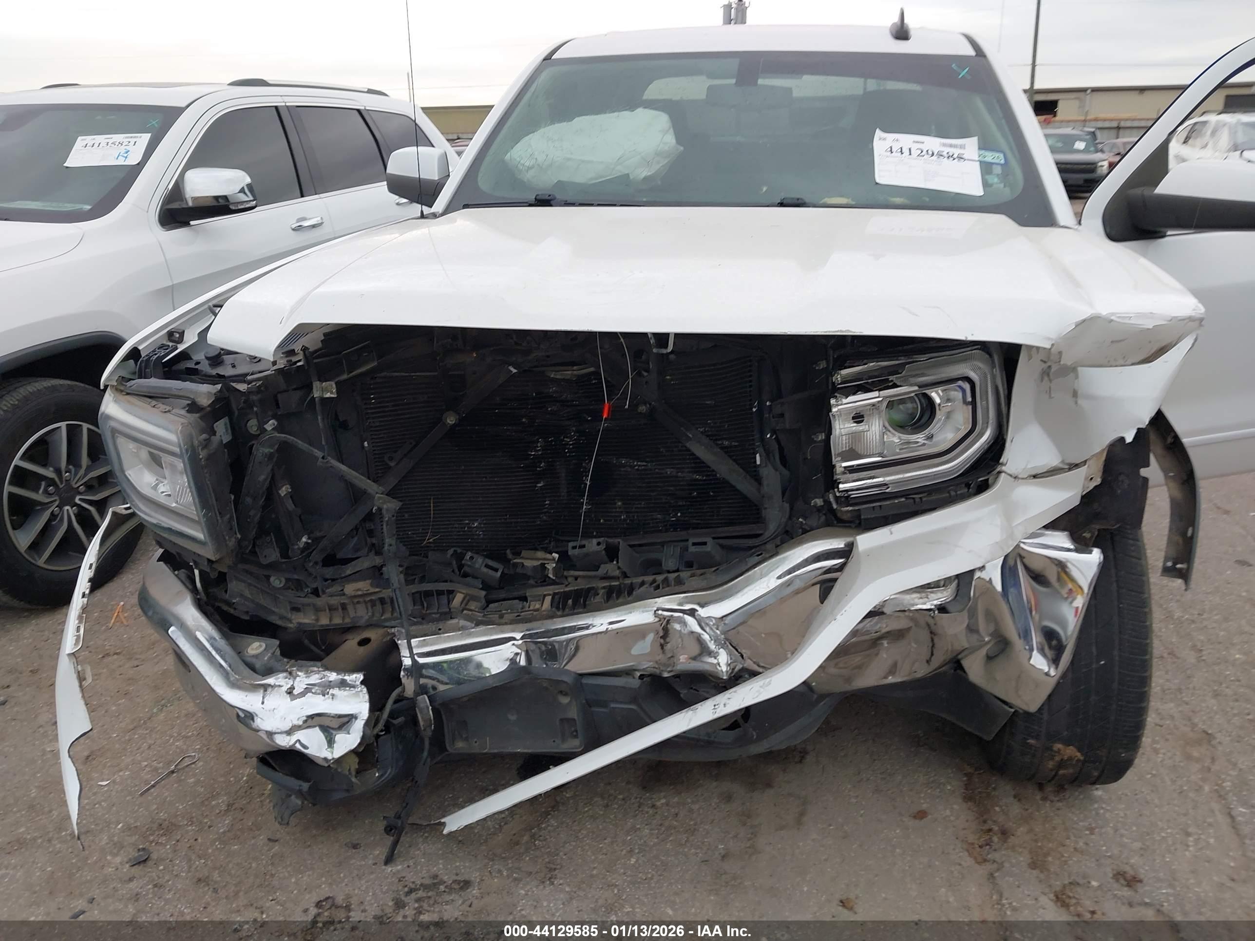 GMC SIERRA image 6