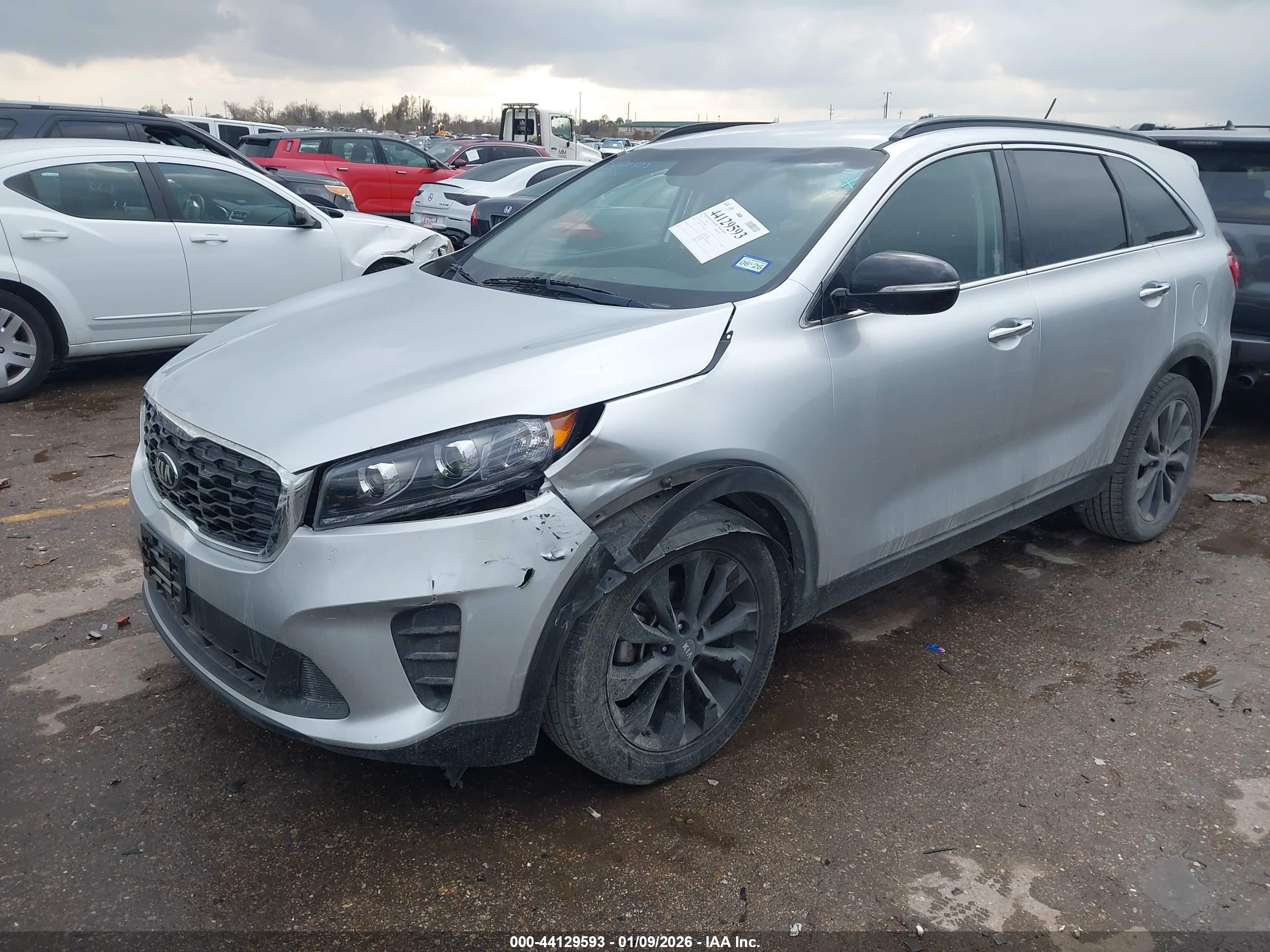 KIA SORENTO image 2