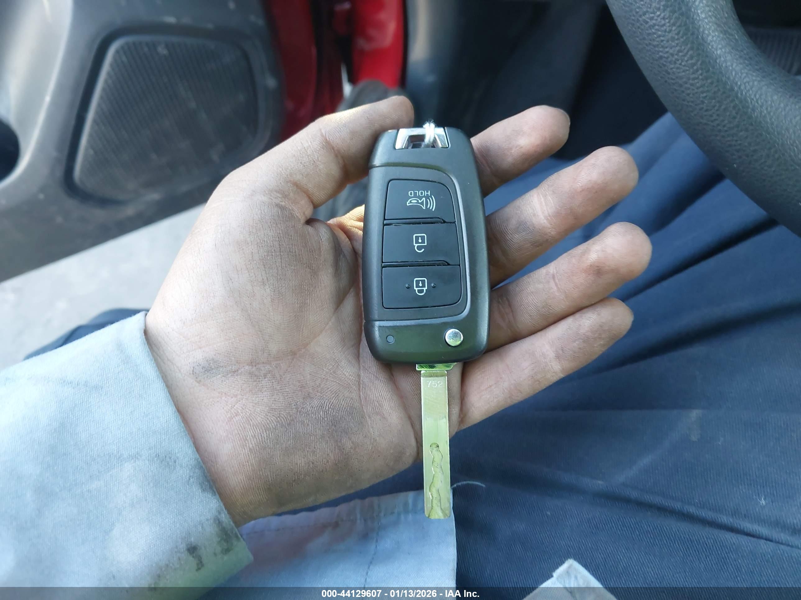 HYUNDAI VENUE image 11