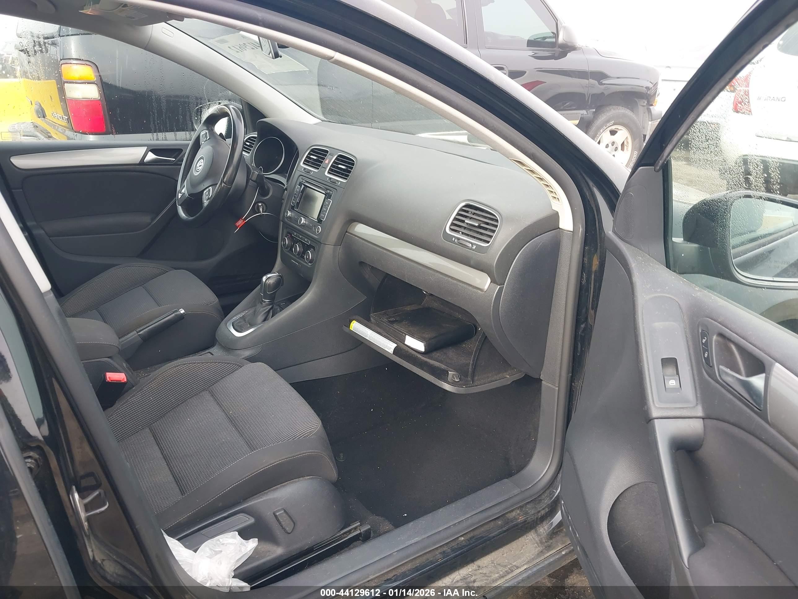 VOLKSWAGEN GOLF image 5