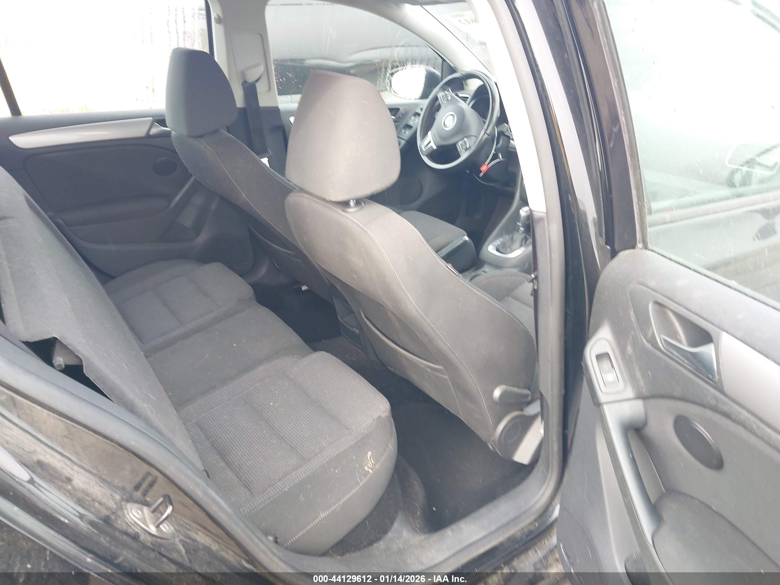 VOLKSWAGEN GOLF image 8