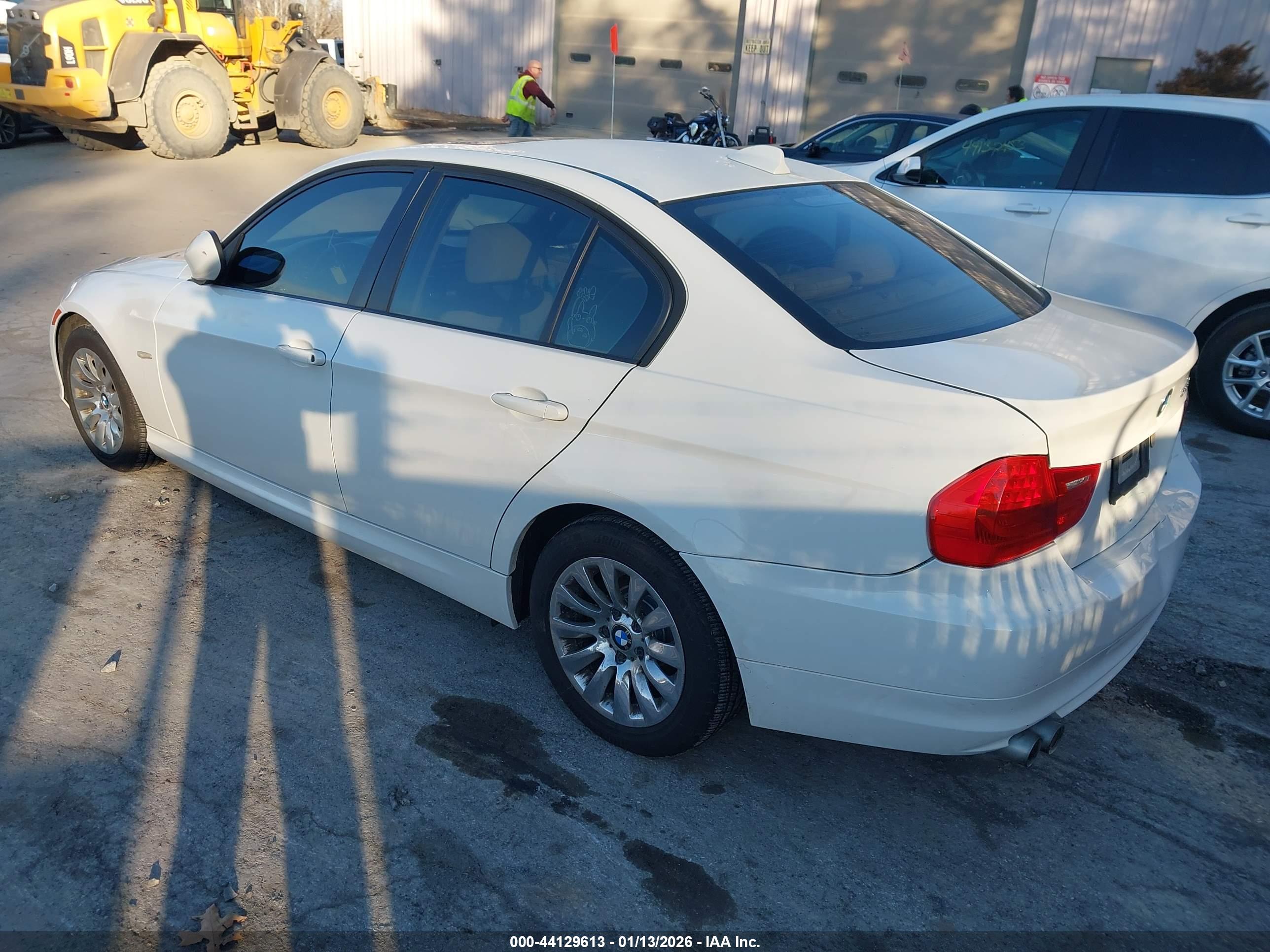 BMW 328I image 3