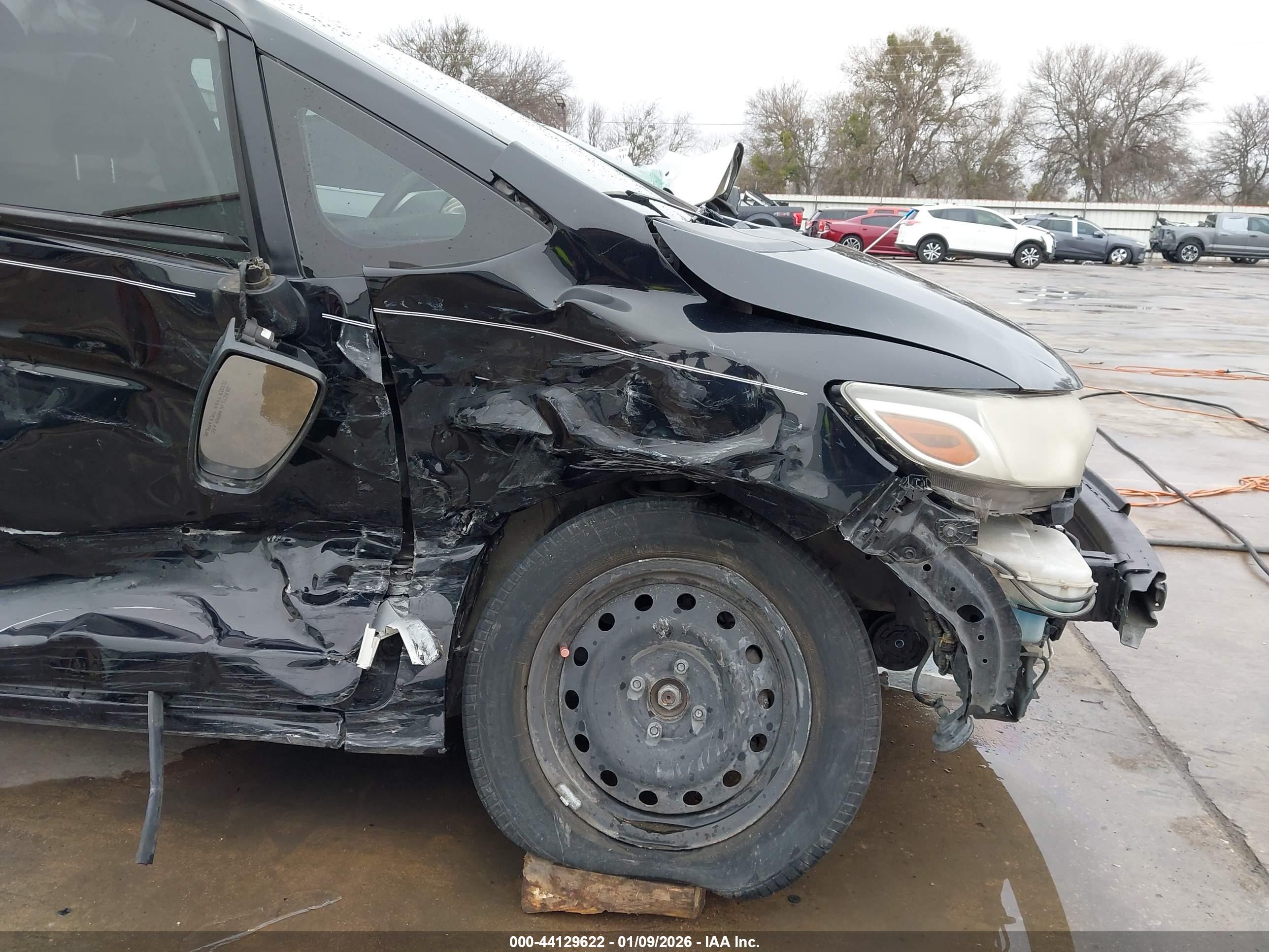 HONDA FIT image 6